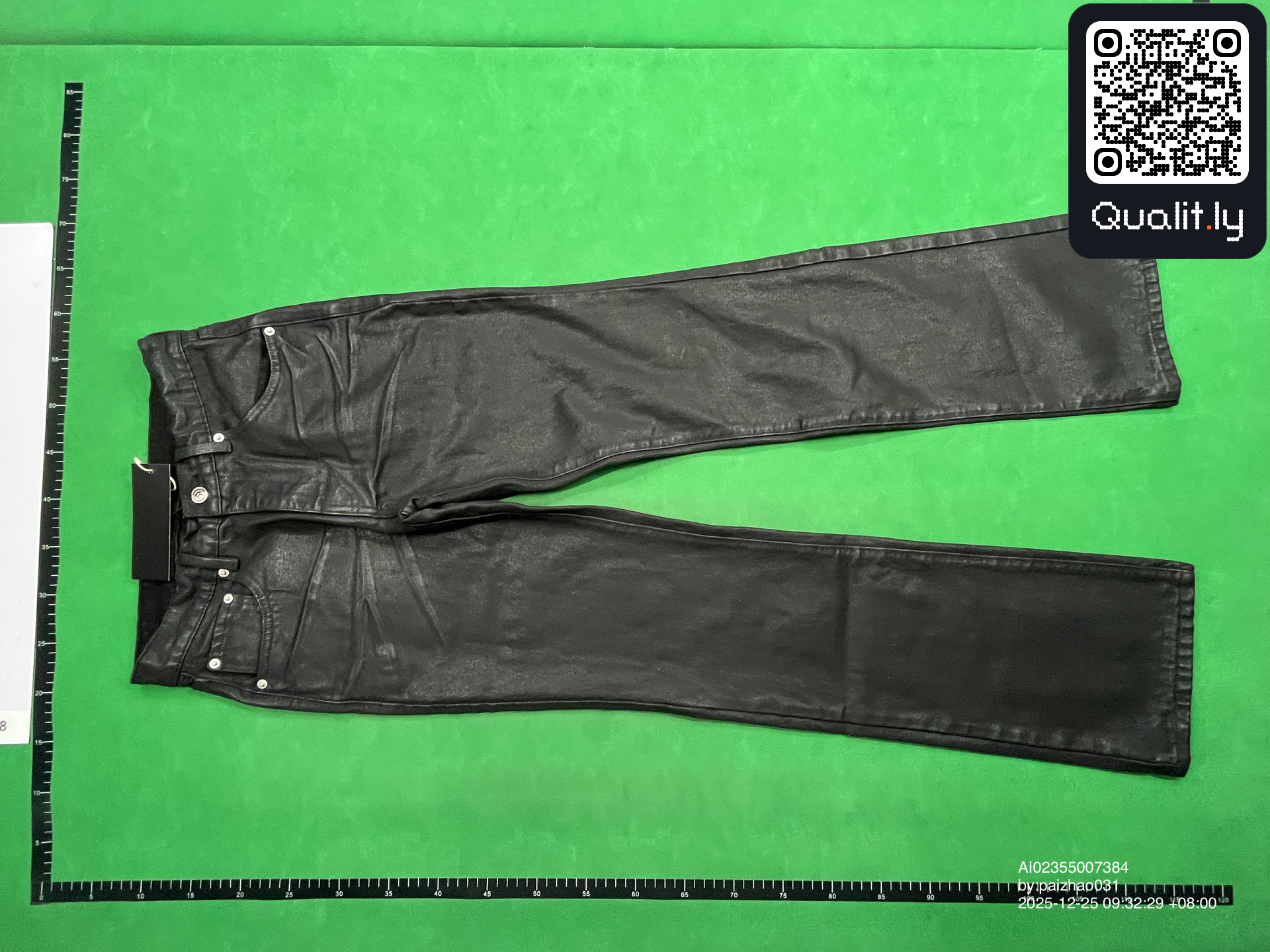 Jeans — QC-foto 3 av 4