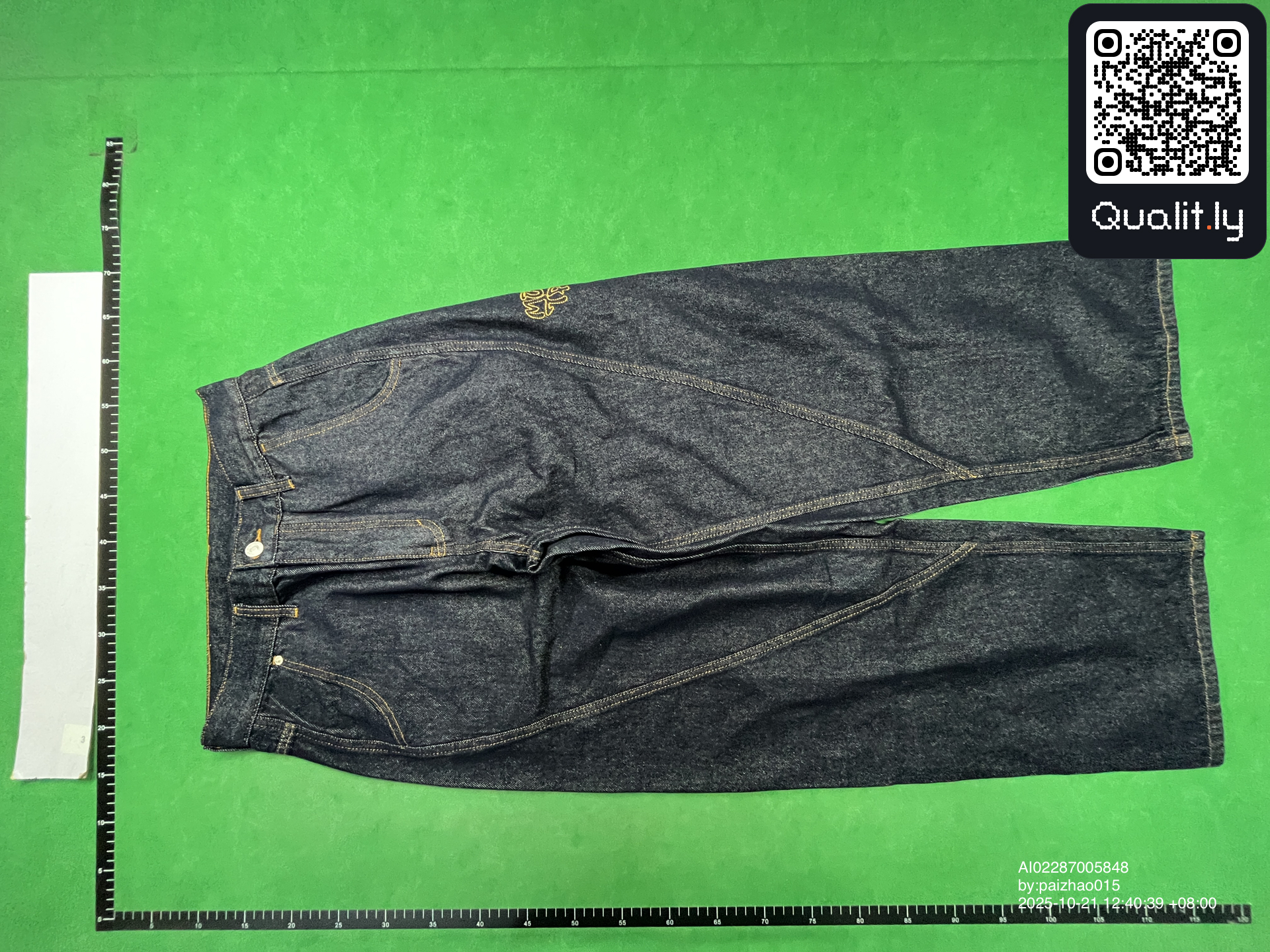 Blugi — fotografie QC 3 din 4