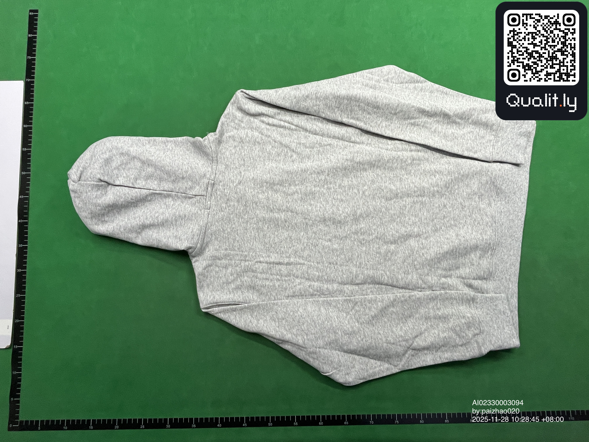 Felpa con cappuccio — foto QC 2 di 8