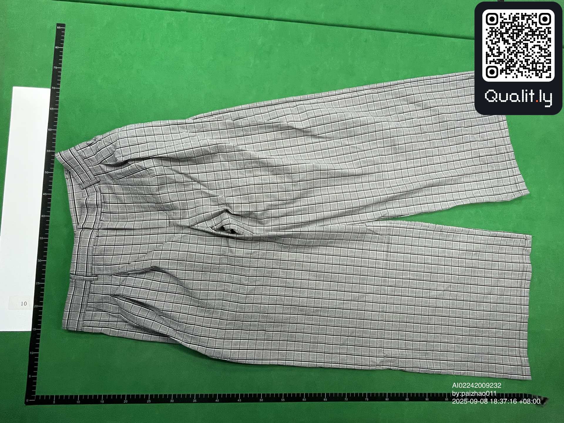 Pantalon — photo QC 3 sur 8