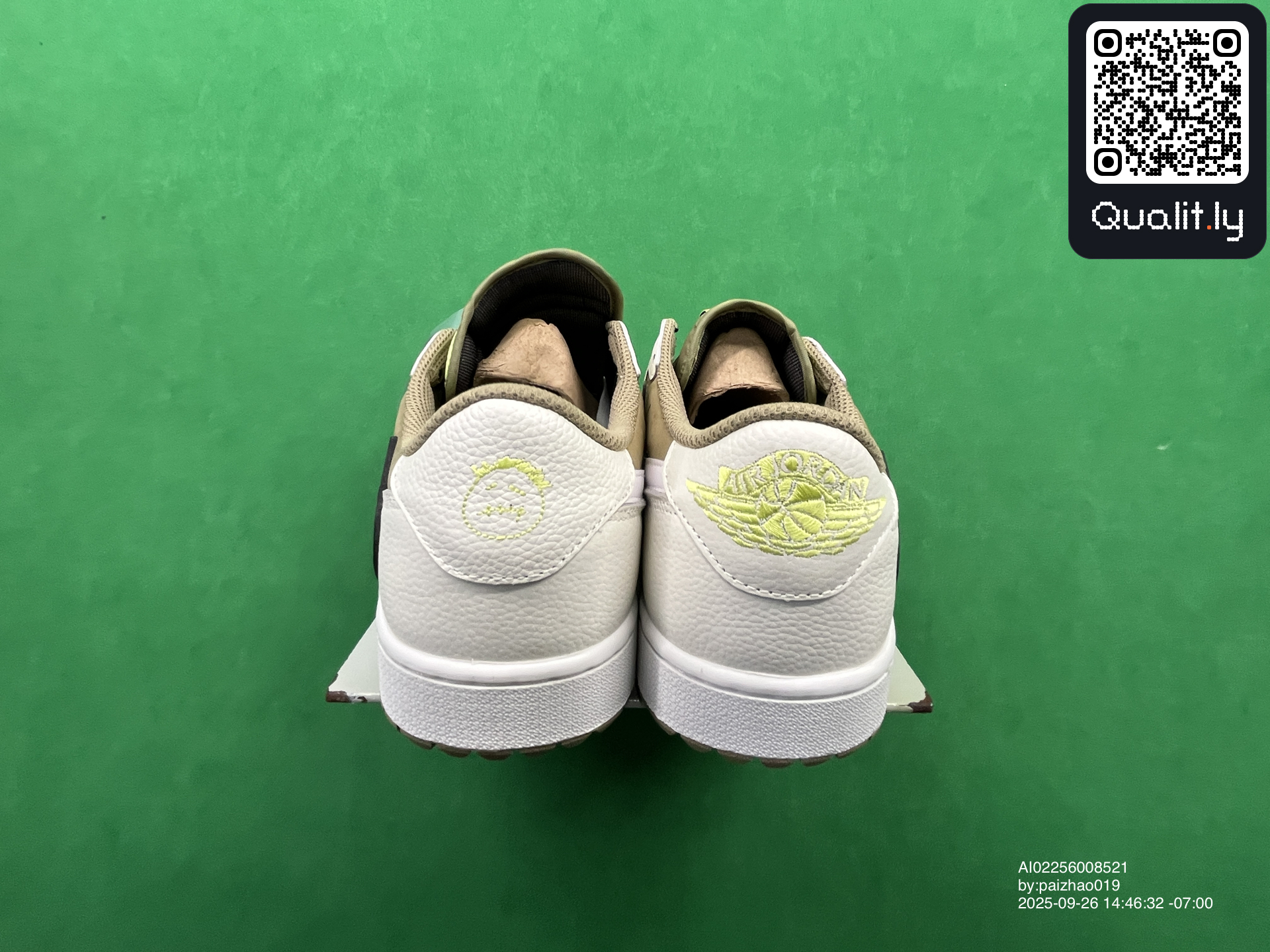 Sneakers QC photo 3 of 46