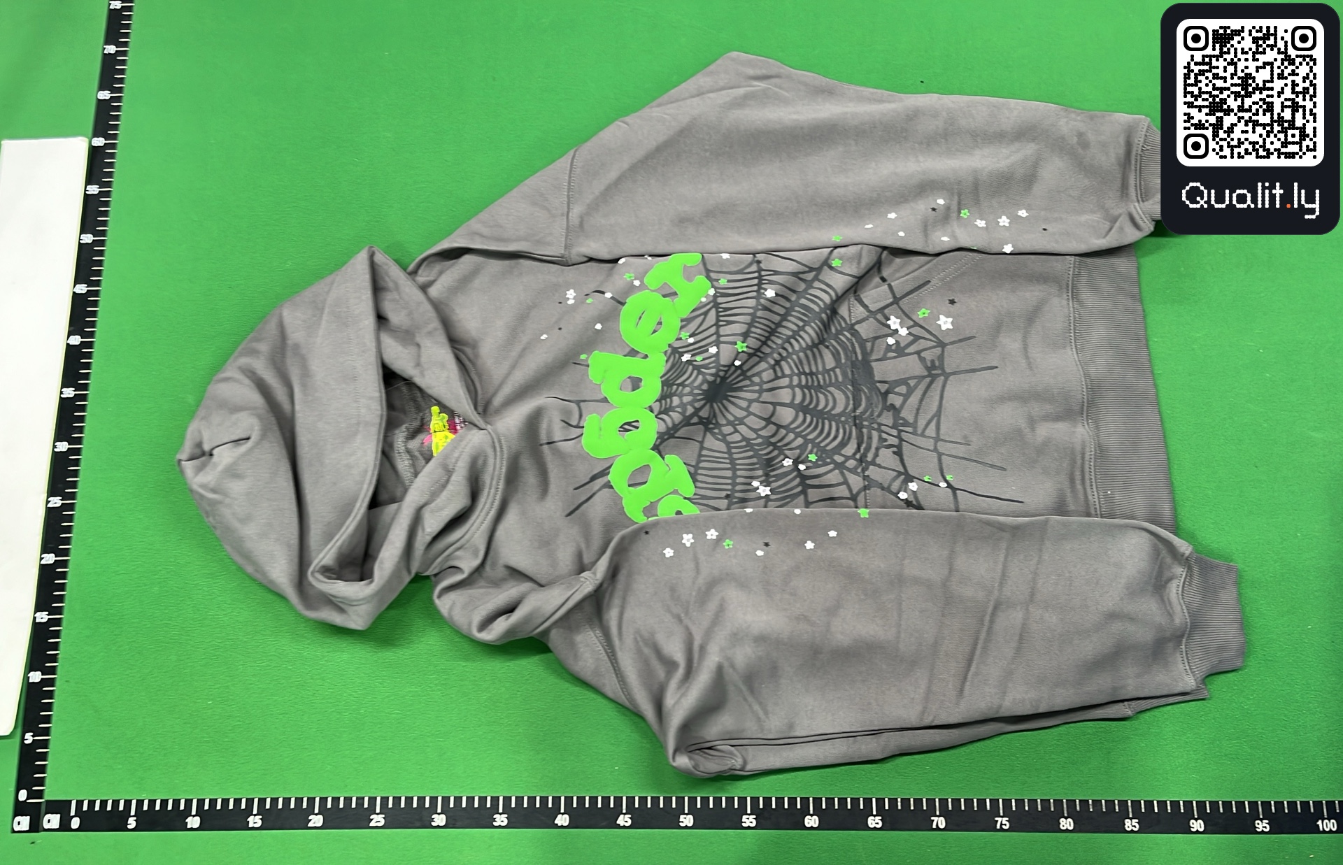 Hoodie QC photo 2 of 8