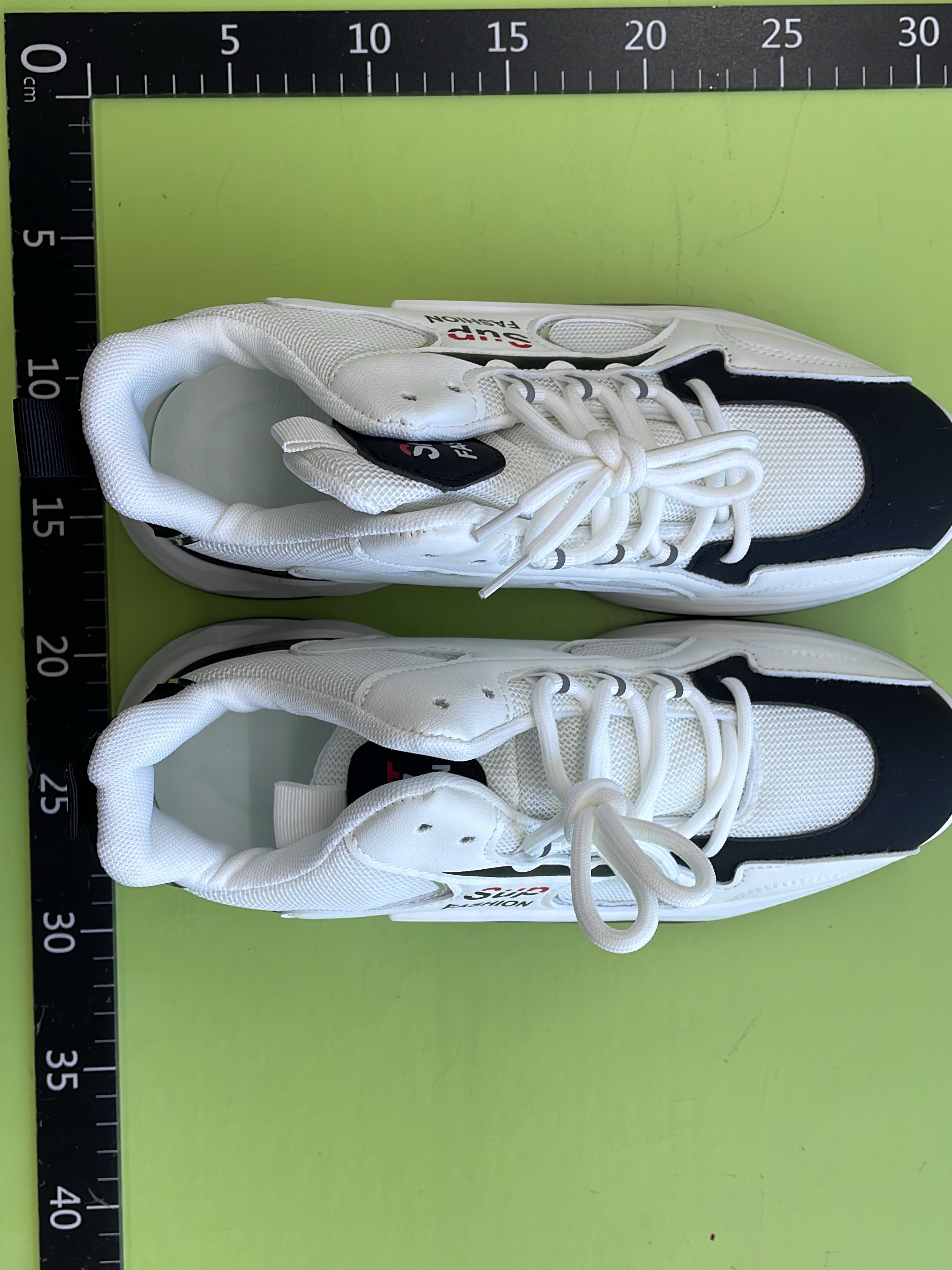 Sneakers QC photo 2 of 10