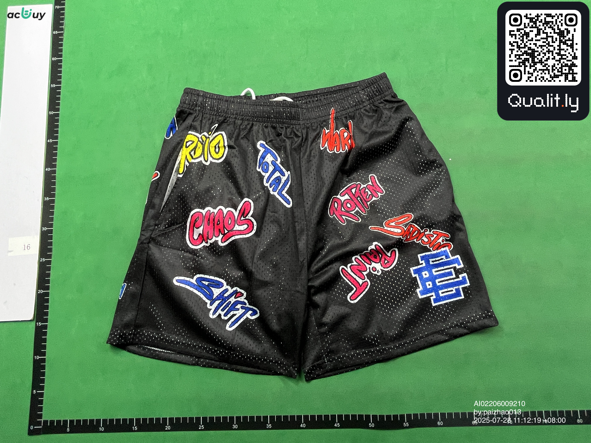 Pantaloncini — foto QC 3 di 8