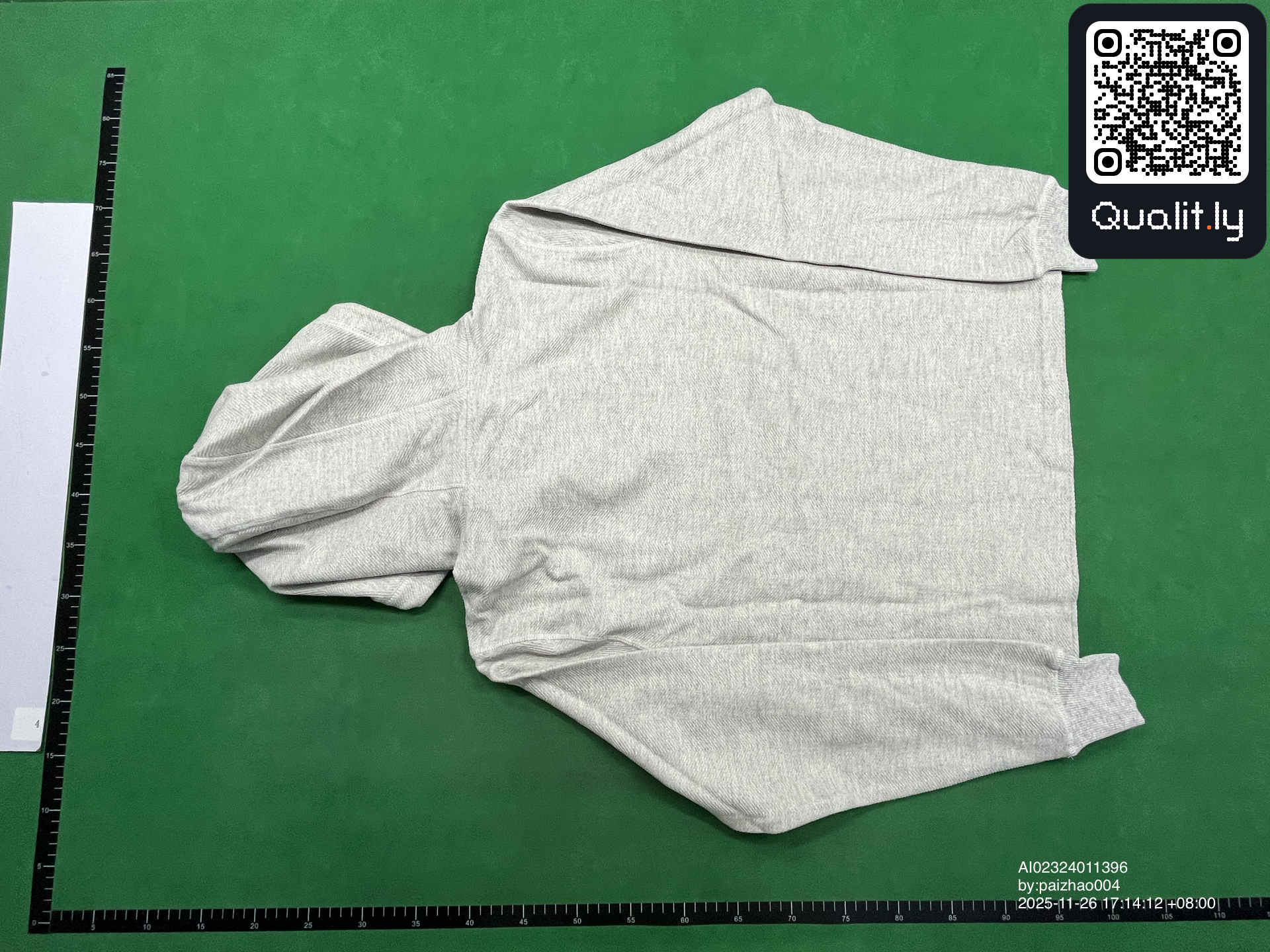 Hoodie QC photo 3 of 10
