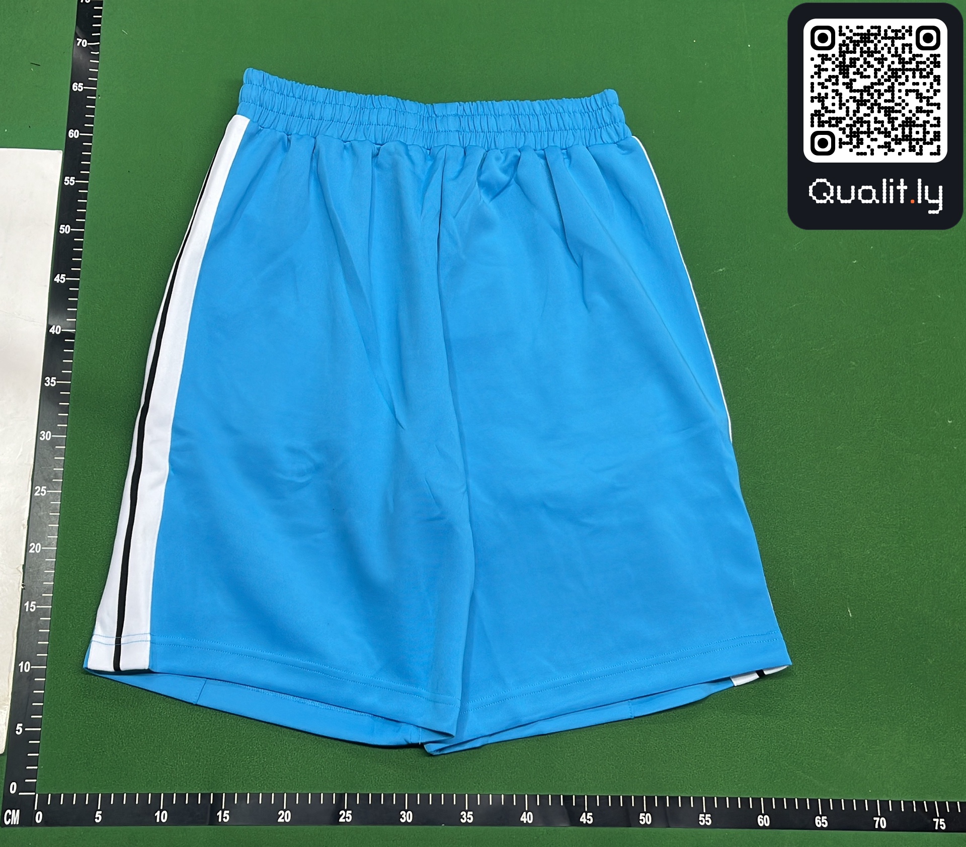 Short — photo QC 3 sur 8