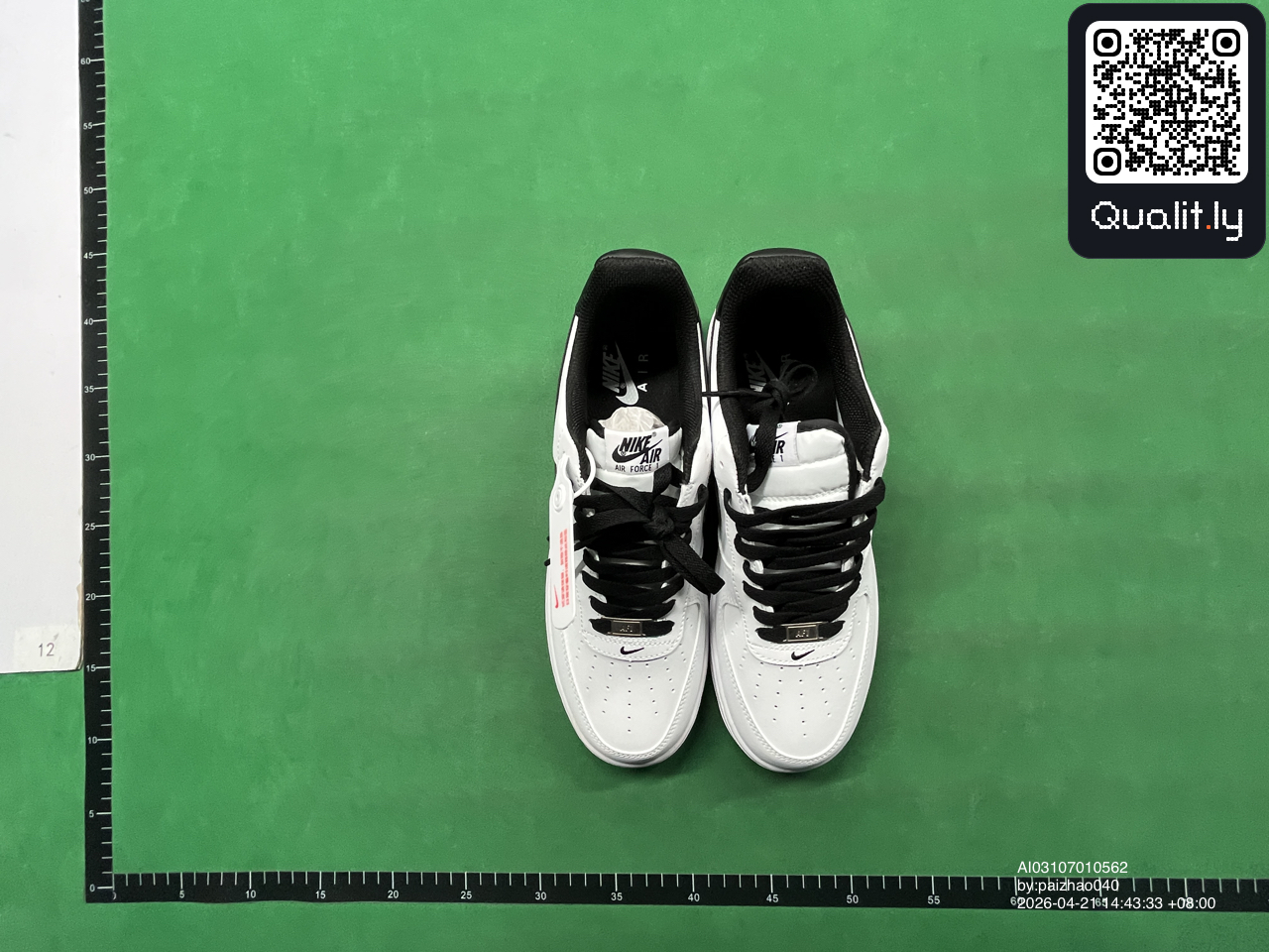 Sneakers QC photo 1 of 18