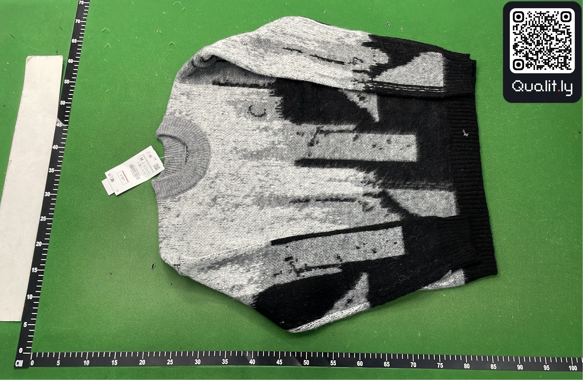 Sweater QC photo 2 of 46