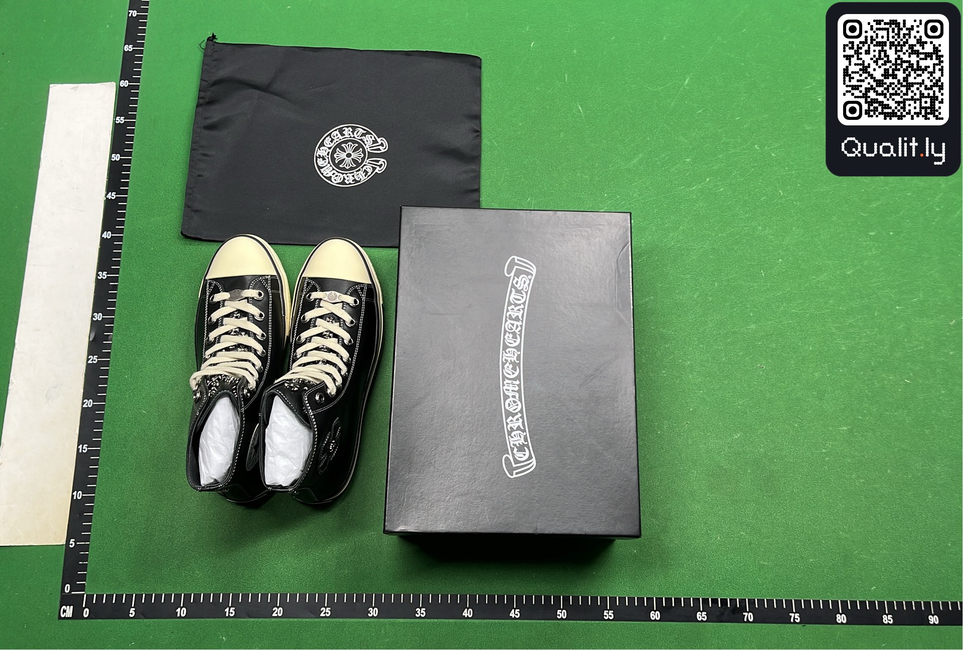Sneakers QC photo 1 of 36