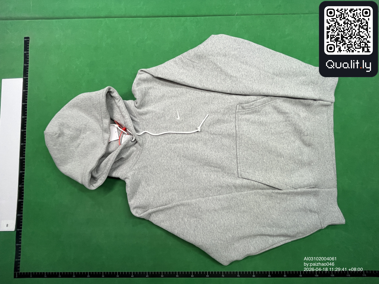 Sweat à capuche — photo QC 1 sur 34