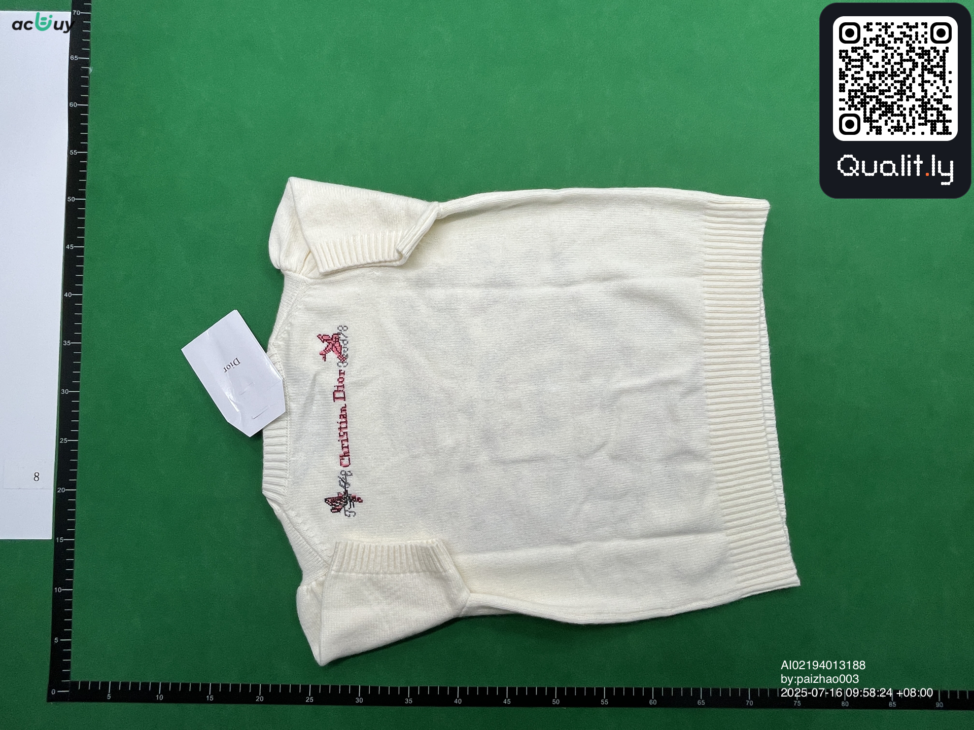 Sweater QC photo 2 of 8