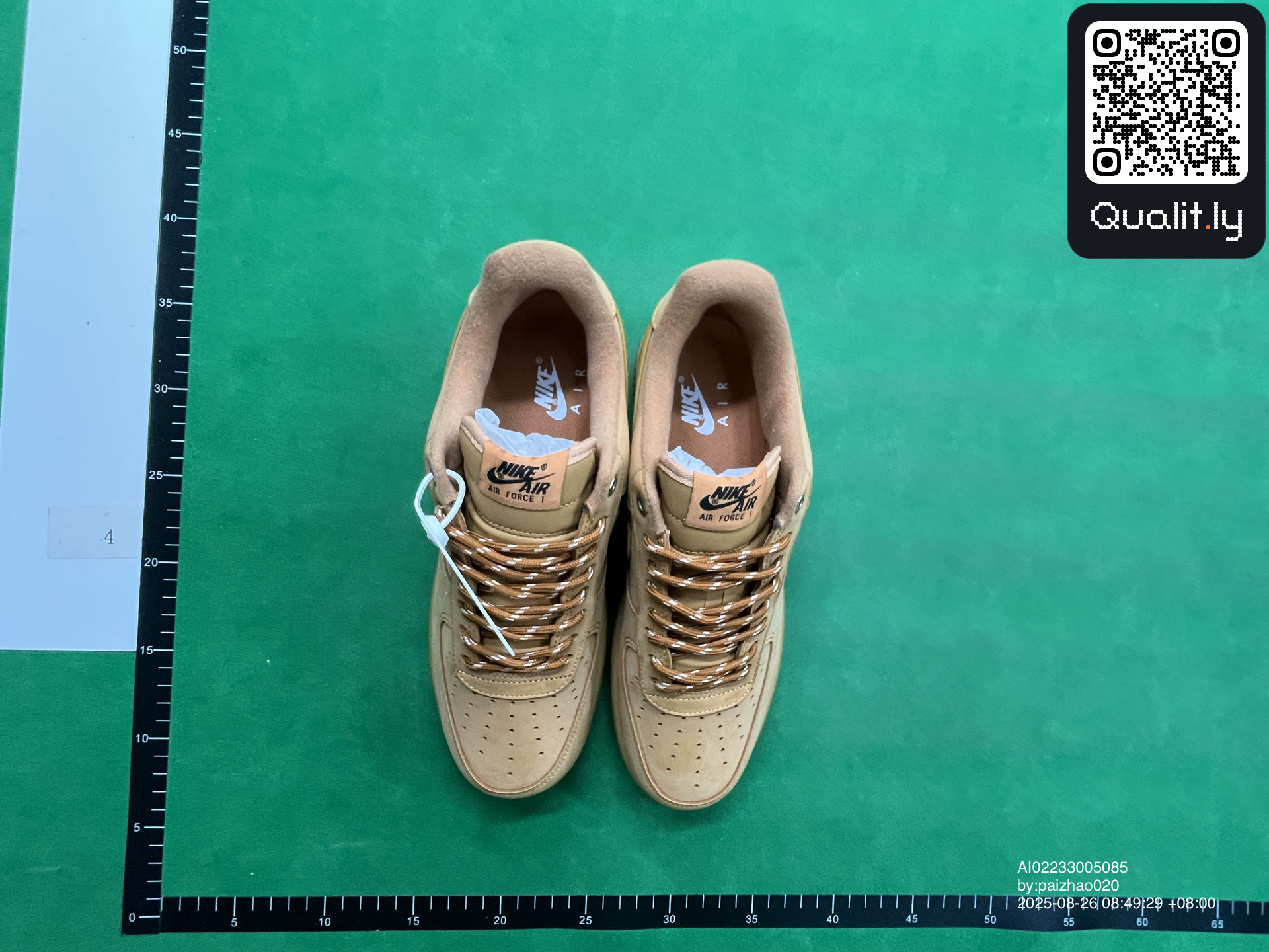 Sneakers — foto QC 1 di 20