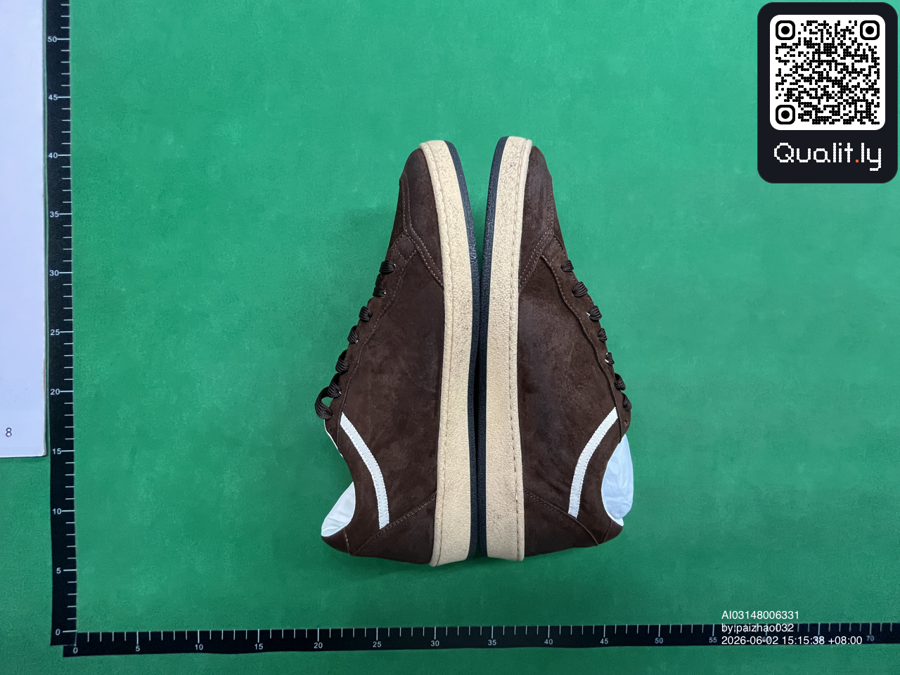 Sneaker — QC-Foto 3 von 6