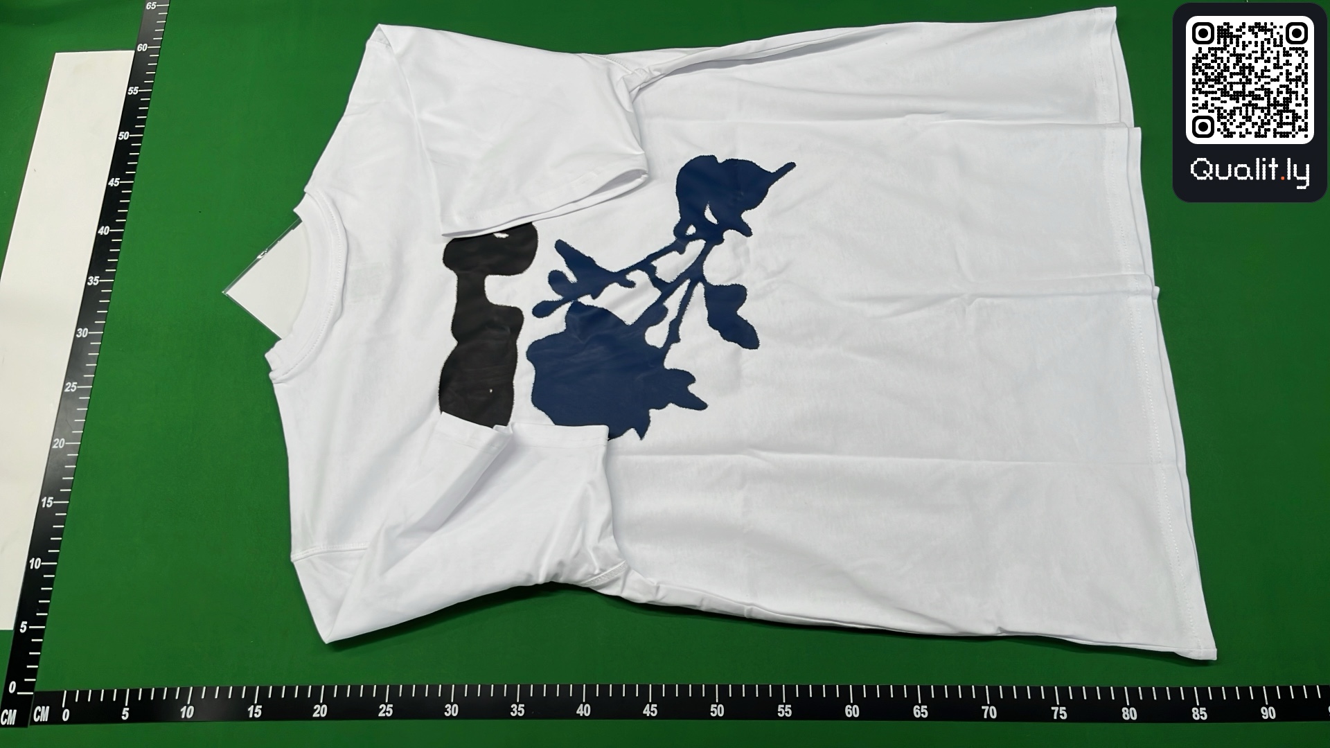 T-shirt — foto QC 3 de 8