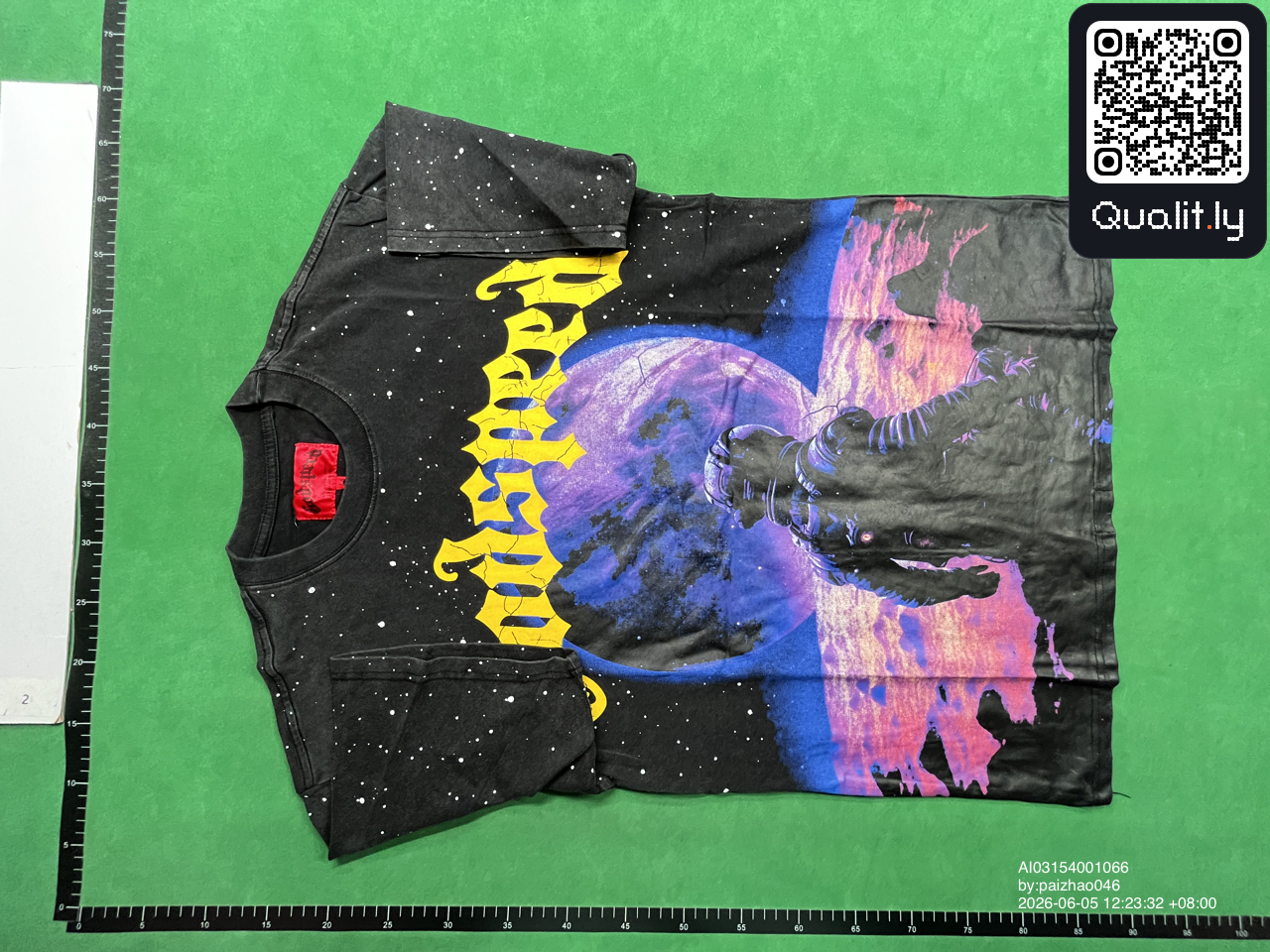 T-shirt — foto QC 1 di 10