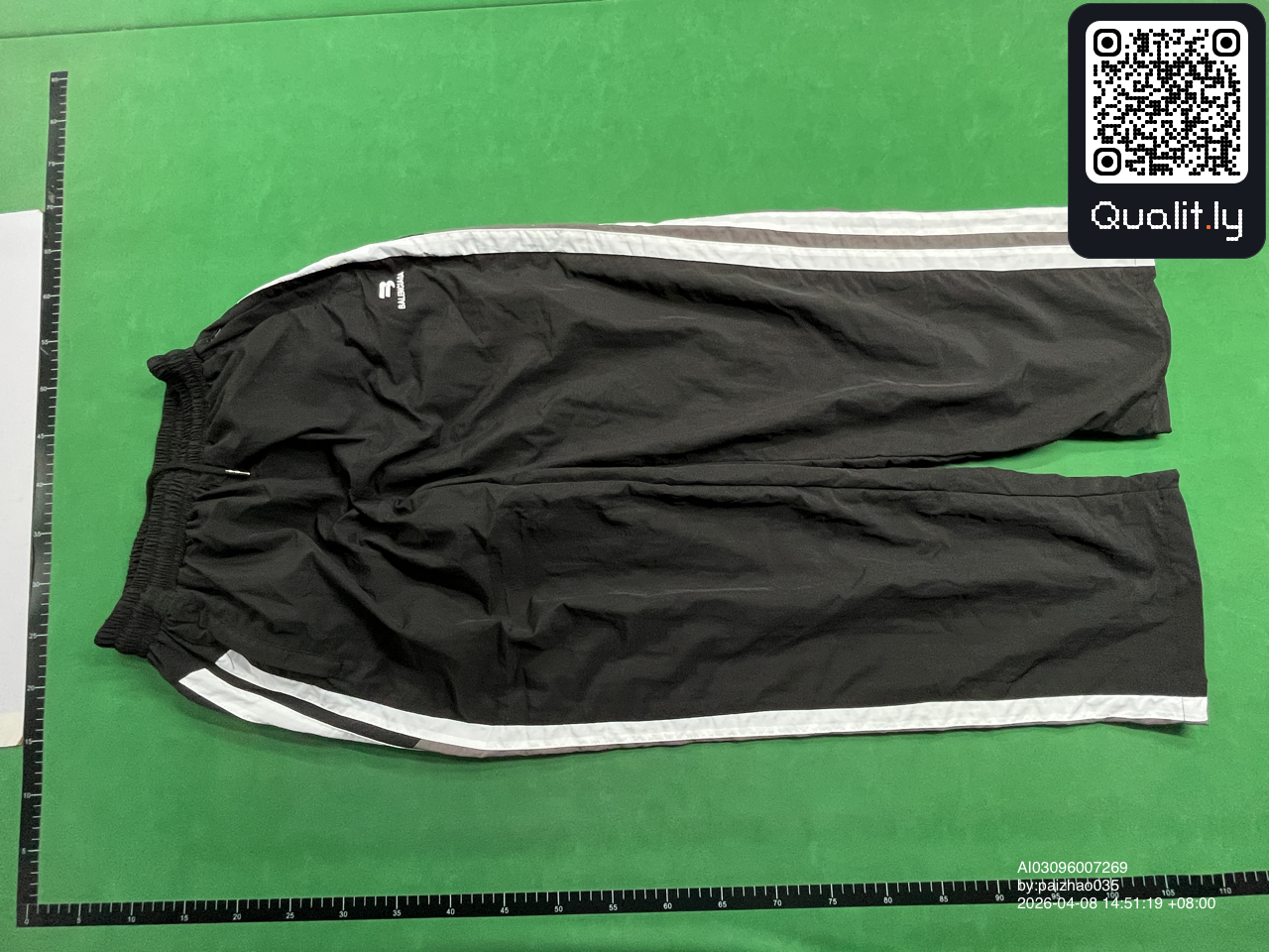 Pants QC photo 3 of 50