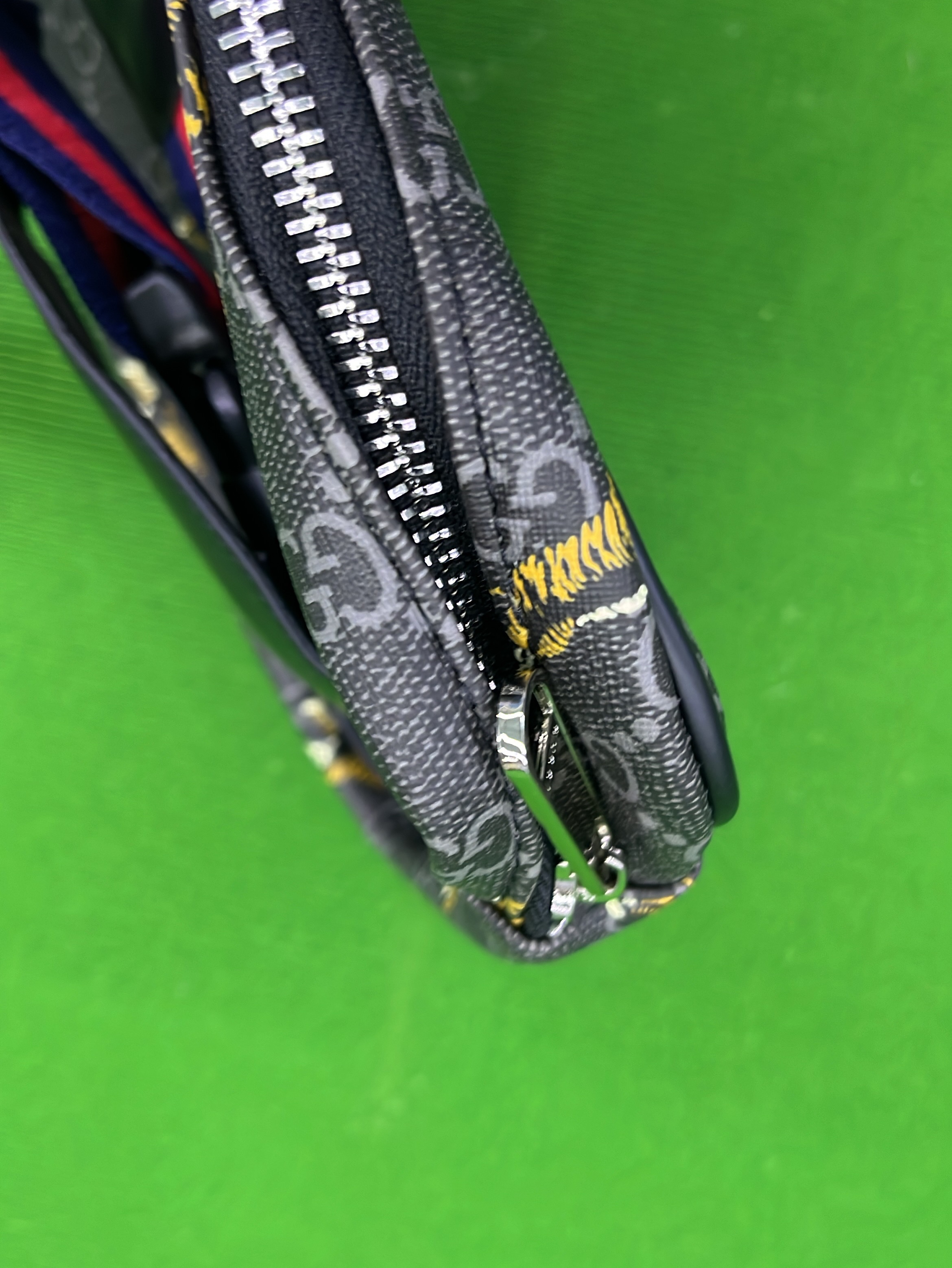 Tasche — QC-Foto 3 von 14