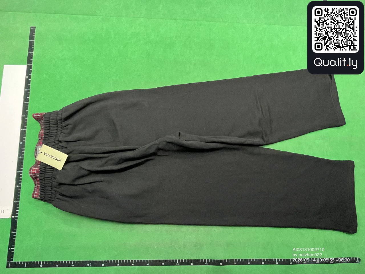 Pantaloni — foto QC 2 di 4