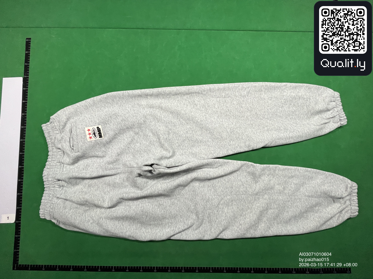 Pull — photo QC 1 sur 42