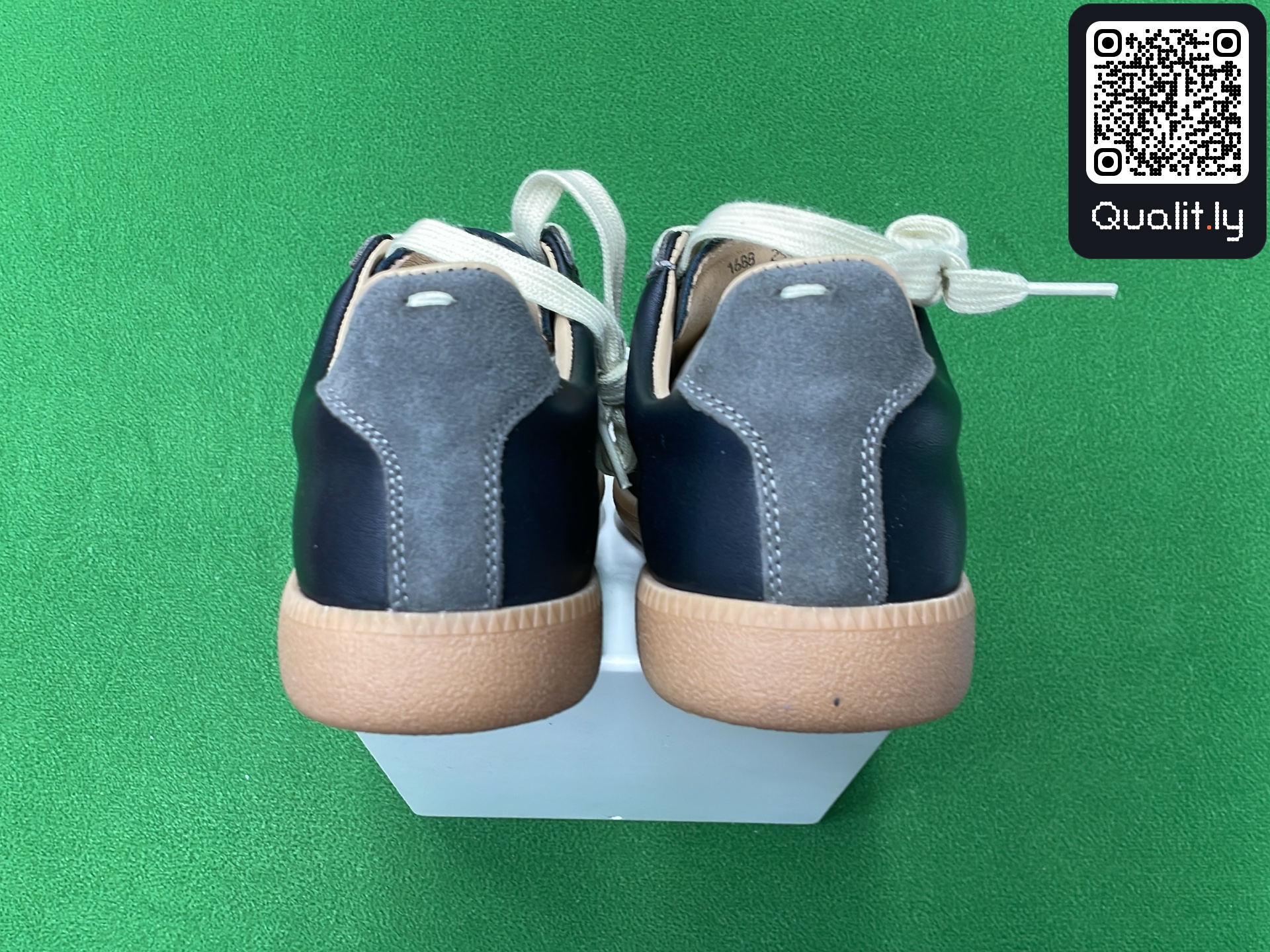 Sneakers QC photo 3 of 6