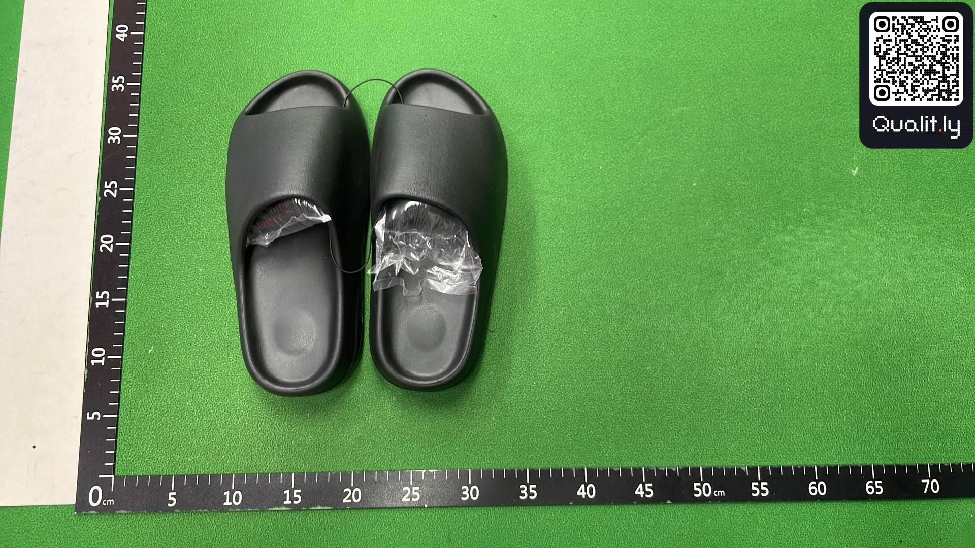 Slides QC photo 1 of 70