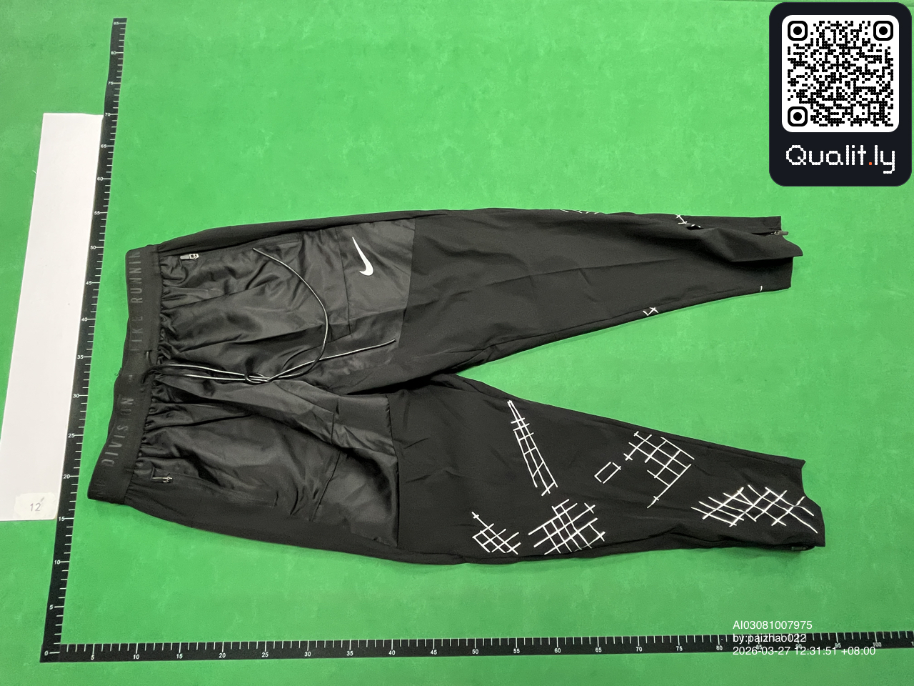 Pantaloni — fotografie QC 3 din 24