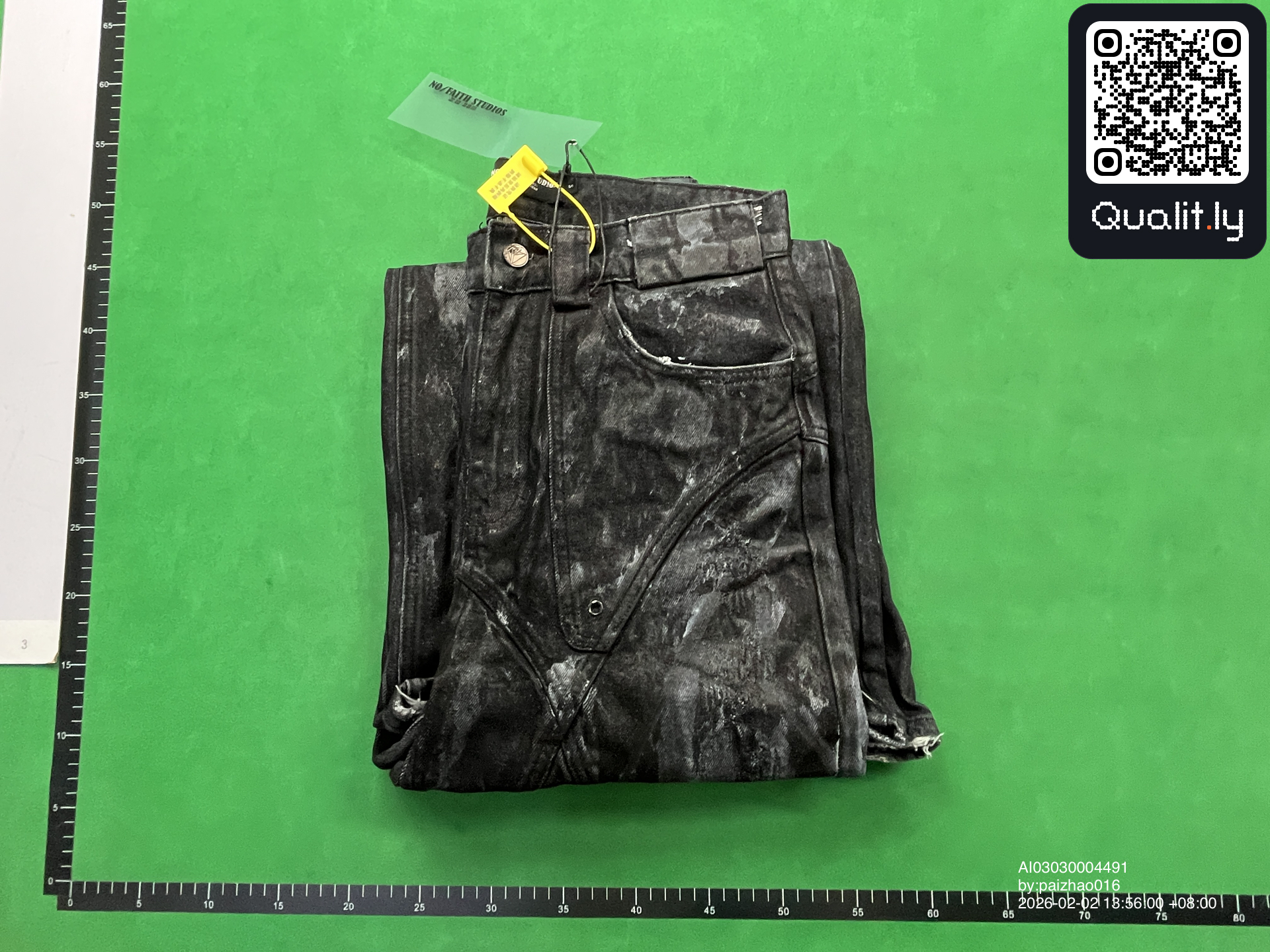 Jeans — QC-foto 1 van 4