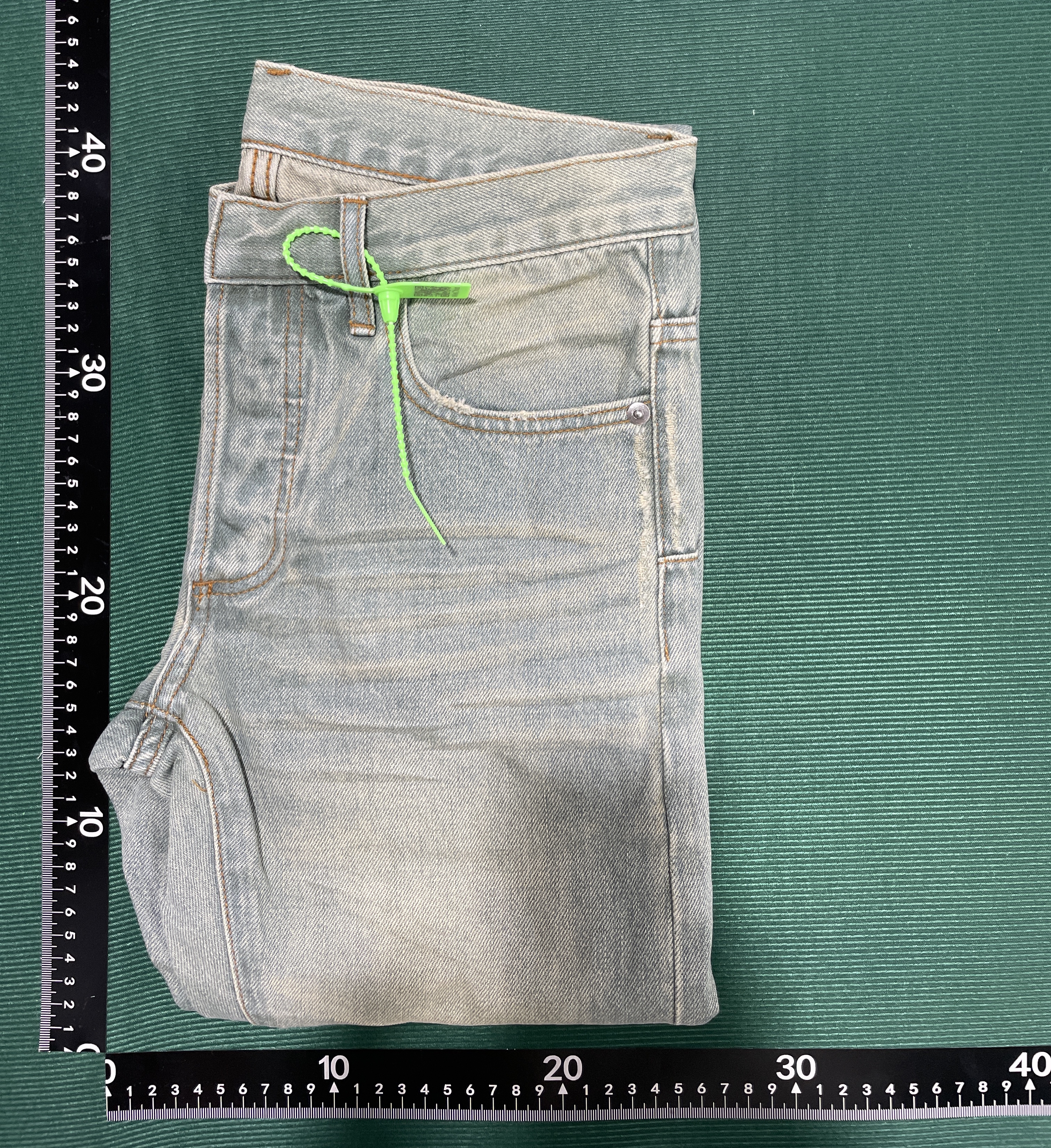 Jeans — QC-foto 1 av 14
