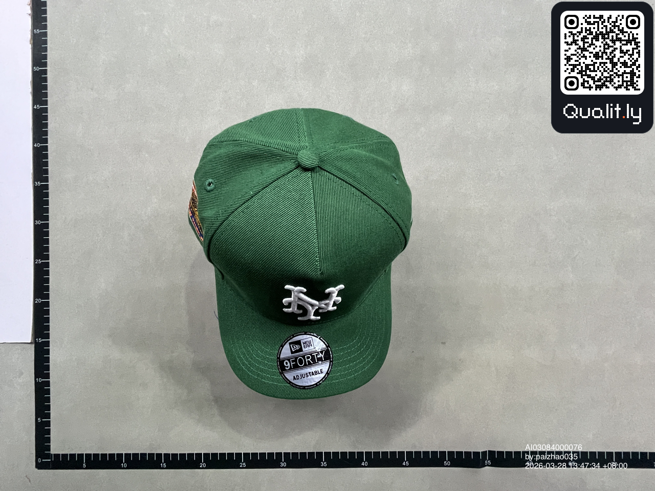 Pet — QC-foto 3 van 6