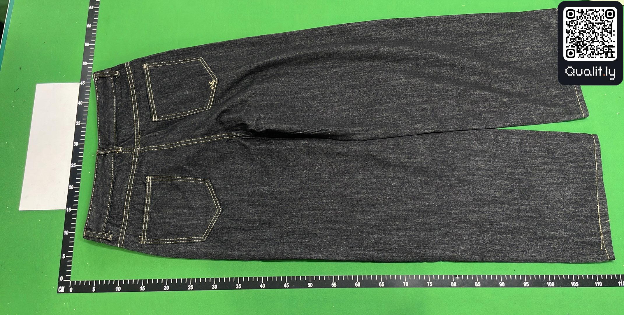 Jeans — QC-foto 3 av 4