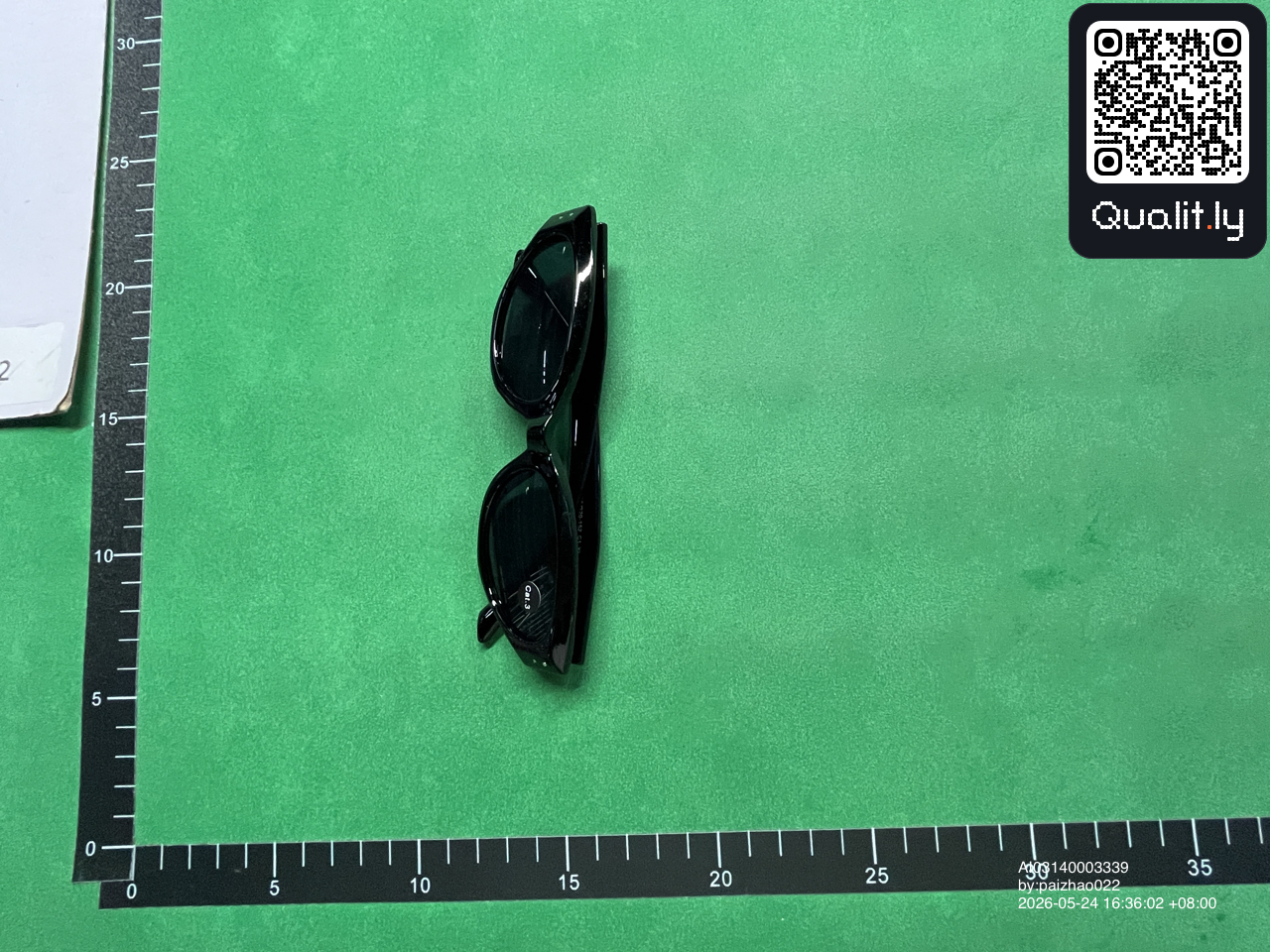 Sunglasses QC photo 1 of 6