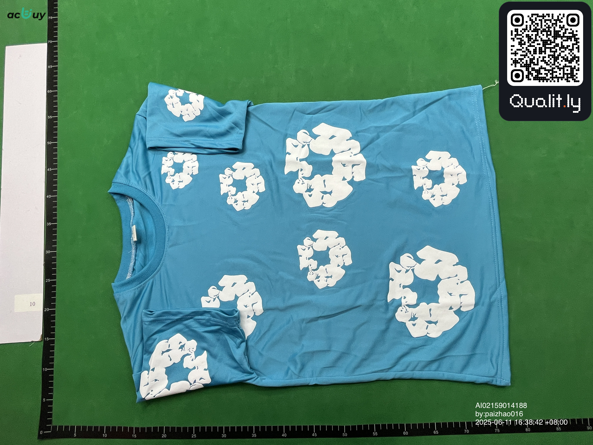 T-shirt — foto QC 3 di 26