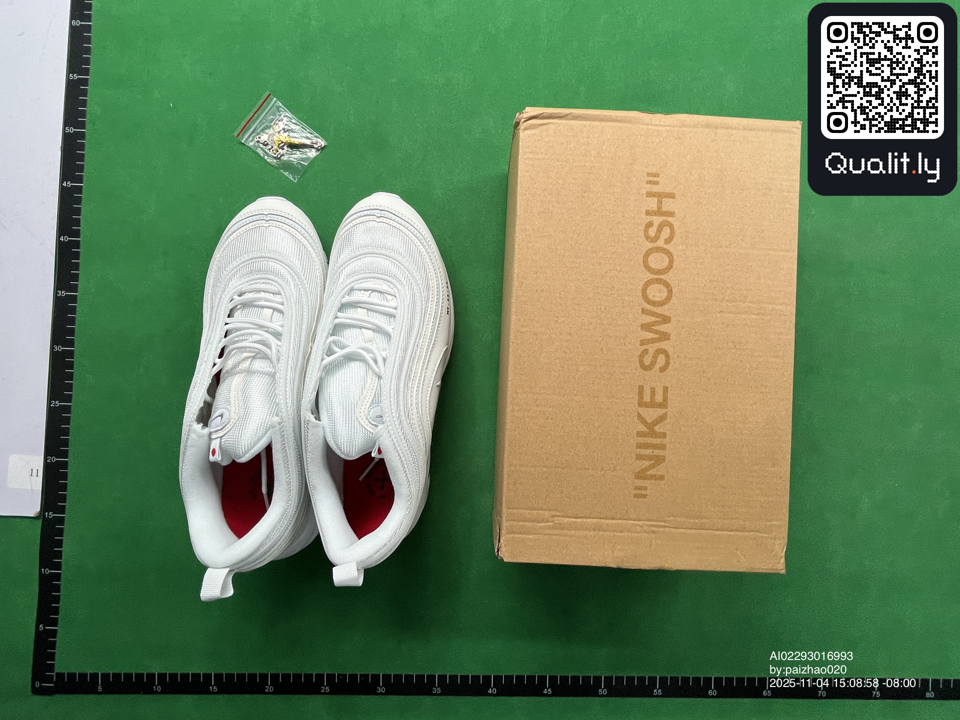 Sneakers QC photo 1 of 61