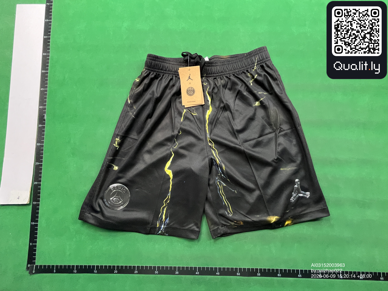 Short — photo QC 3 sur 4
