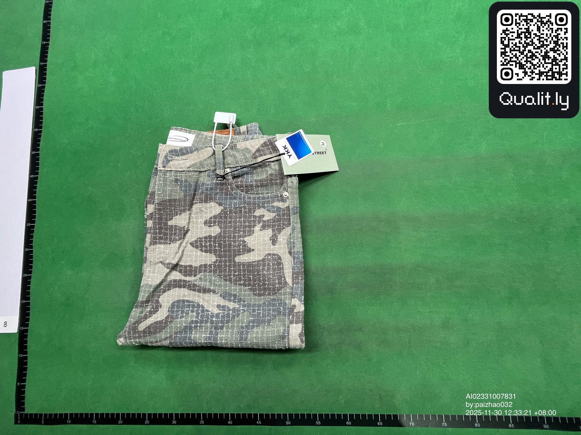 Jeans — QC-foto 1 av 4