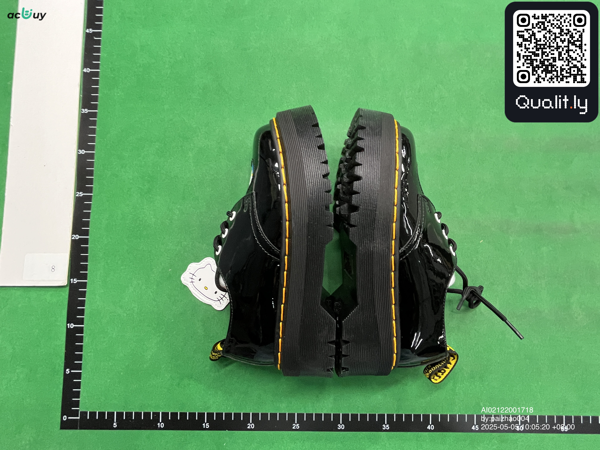 Sneakers QC photo 2 of 24