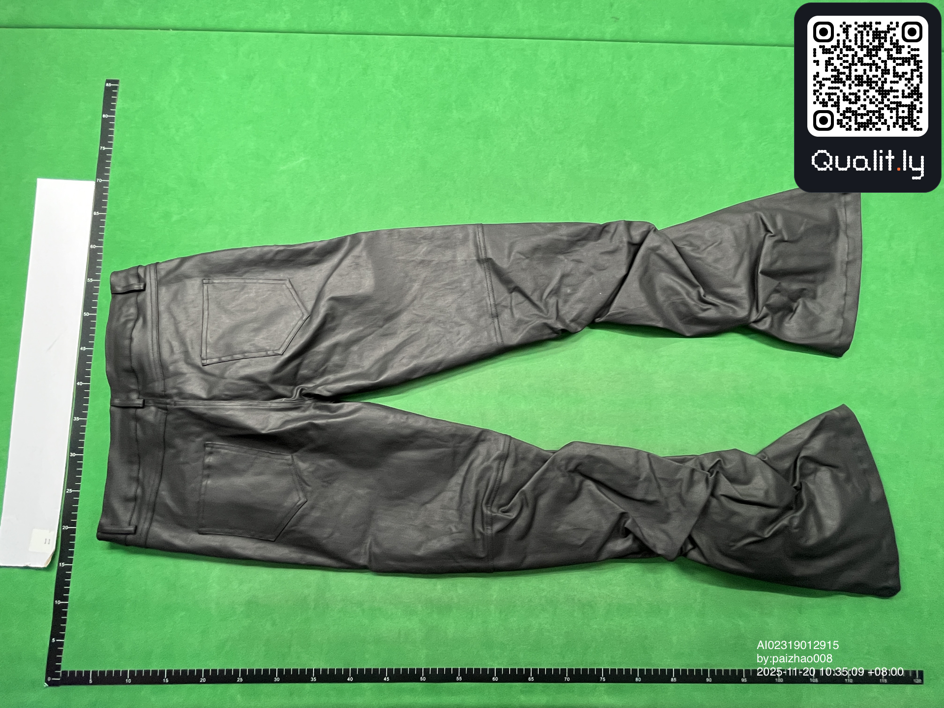 牛仔裤 QC 照片 2 / 4