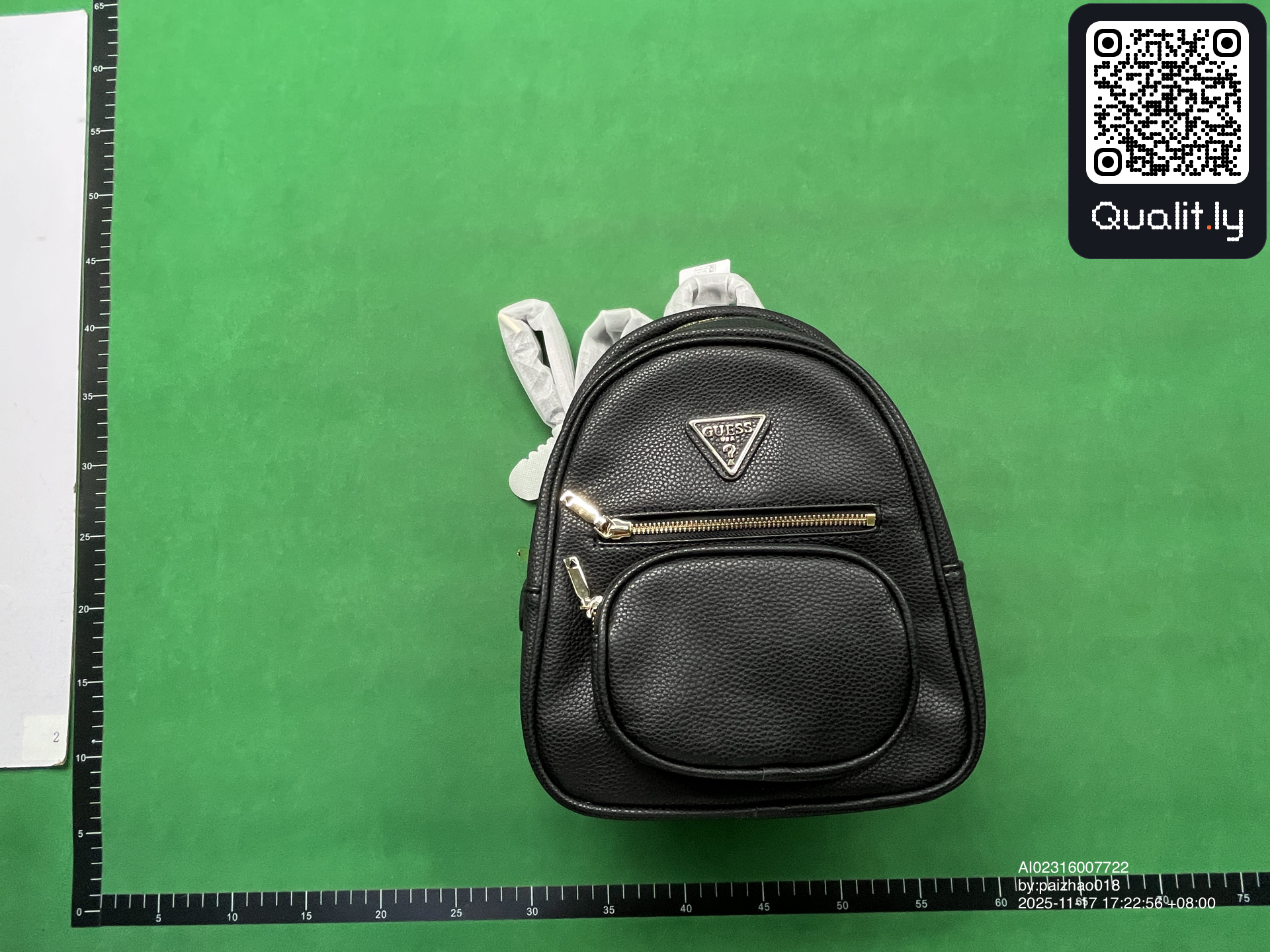 包 QC 照片 3 / 9