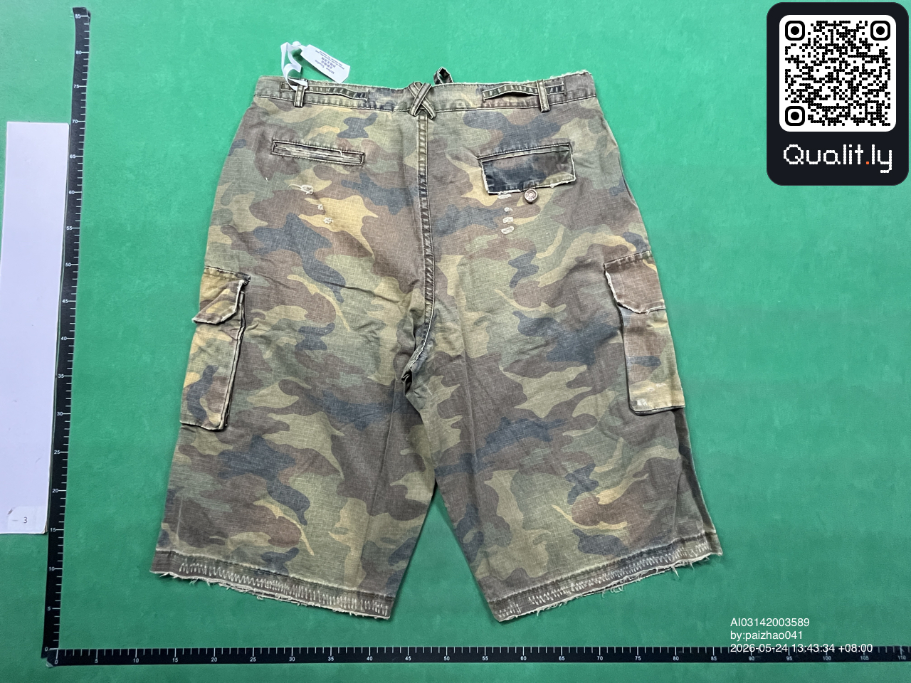 Shorts QC photo 2 of 36