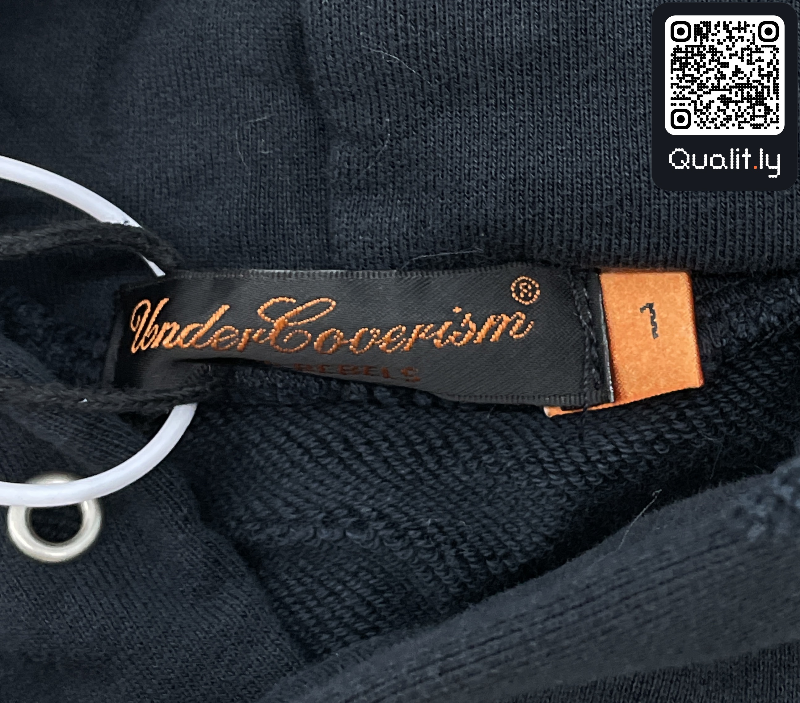 Hoodie — QC-foto 2 van 15