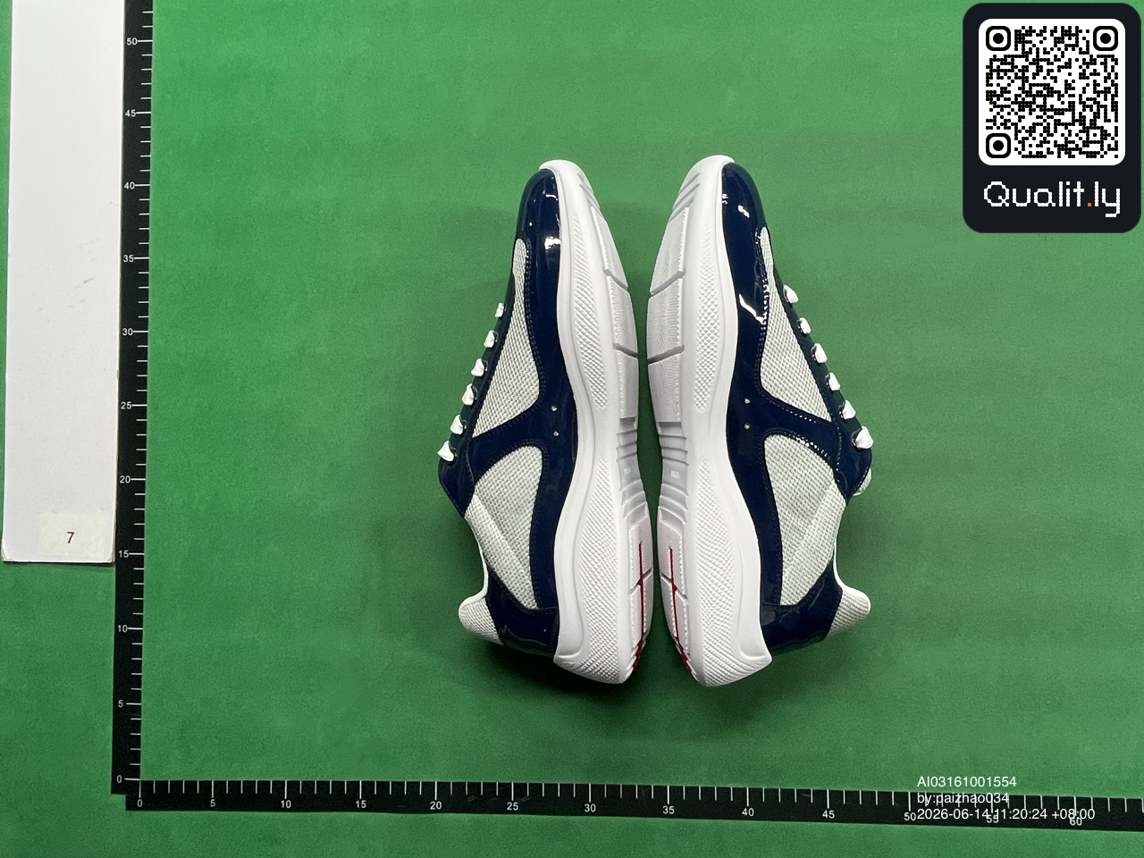 Sneakers QC photo 3 of 134