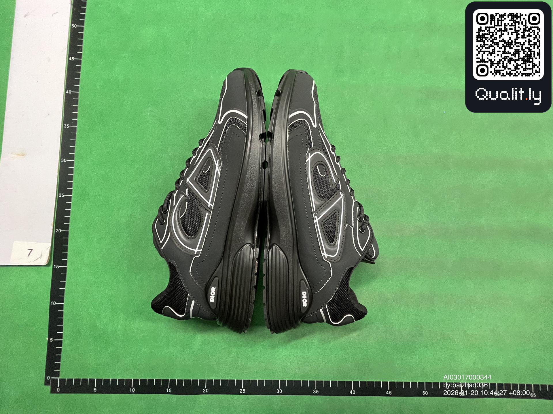 Sneakers QC photo 2 of 46