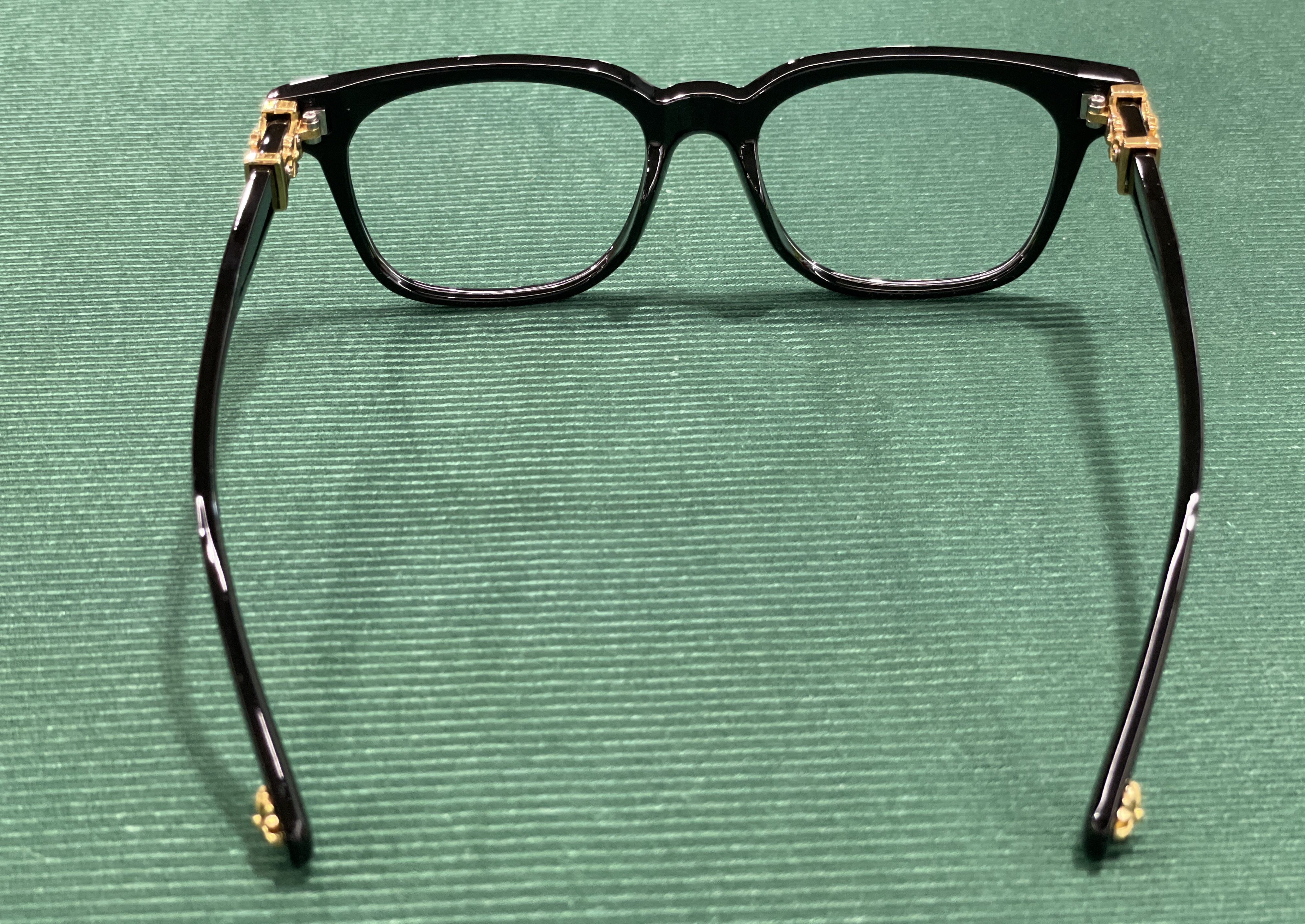 Sunglasses QC photo 3 of 61