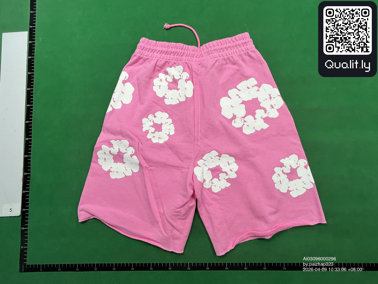Short — photo QC 2 sur 53