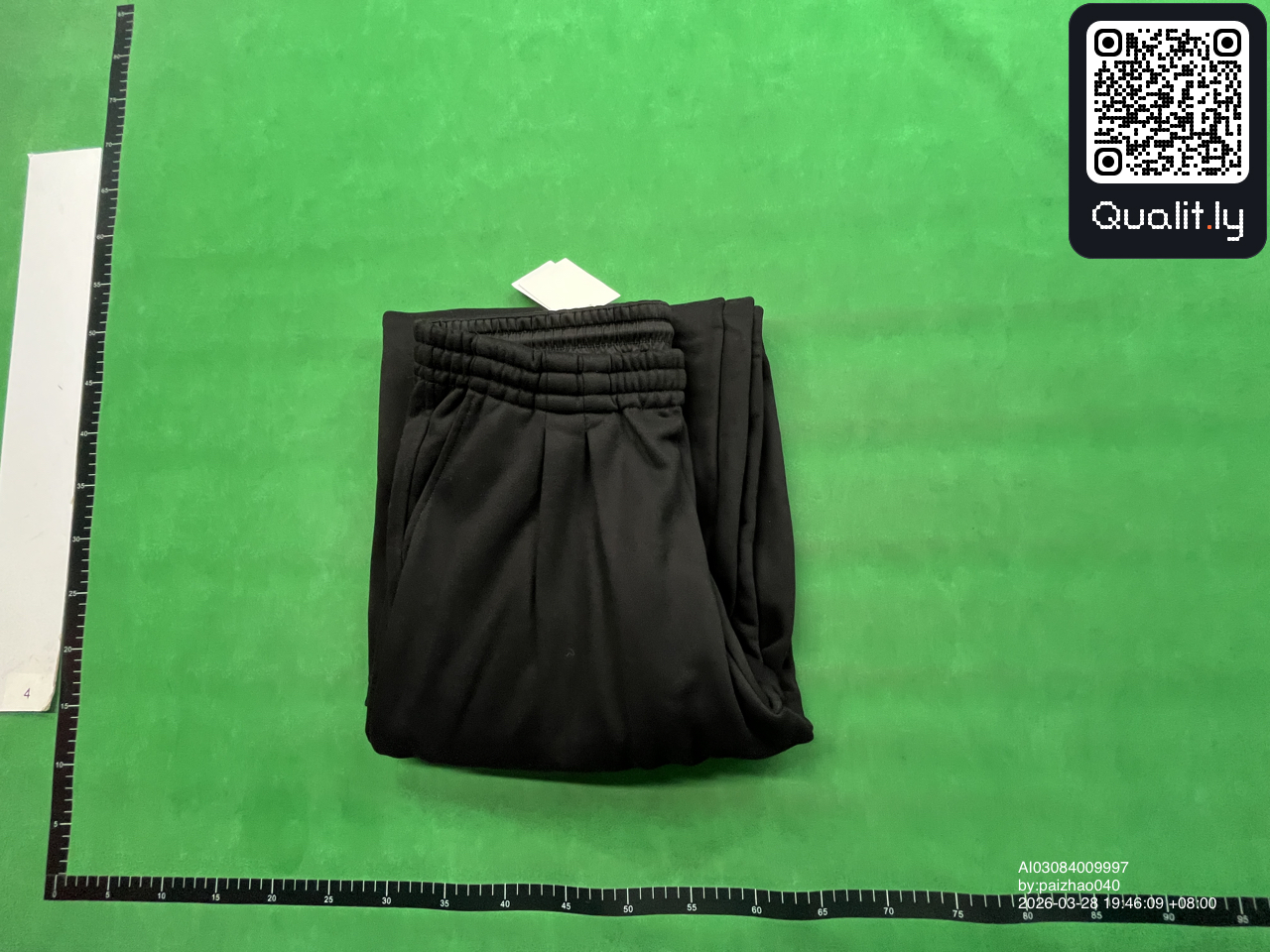 Pantalon — photo QC 1 sur 8