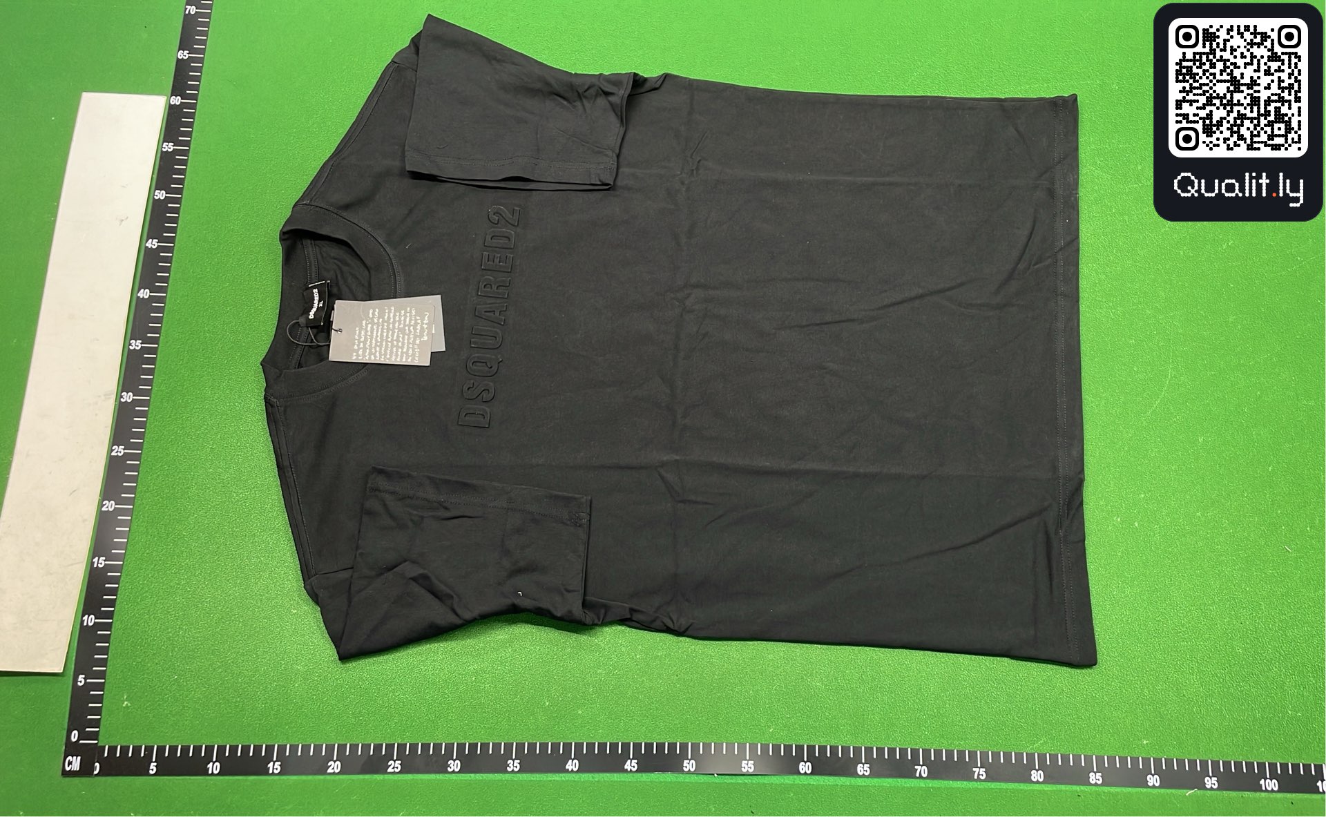 T-shirt — foto QC 2 de 4