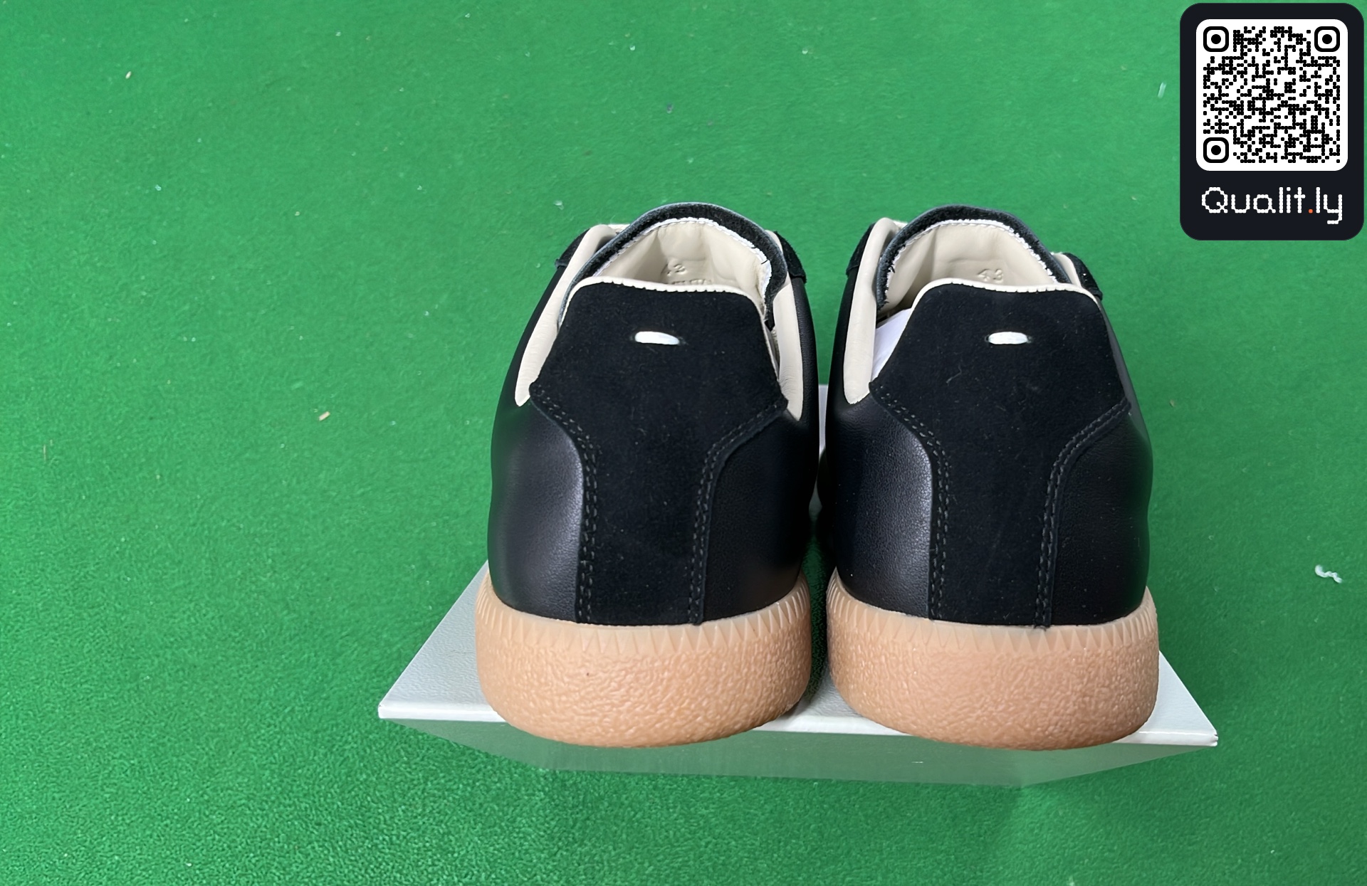Sneakers — QC-foto 3 av 6