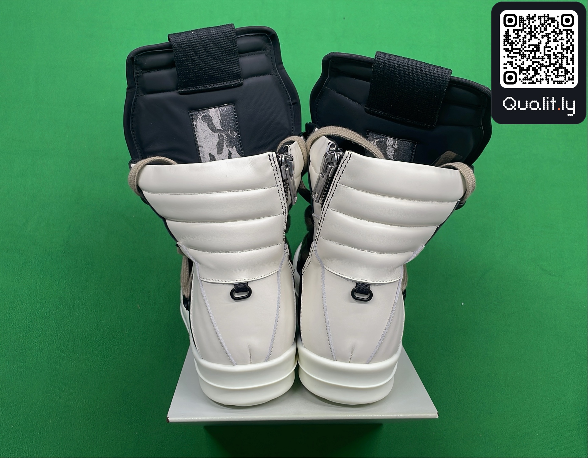 Sneaker — QC-Foto 3 von 12