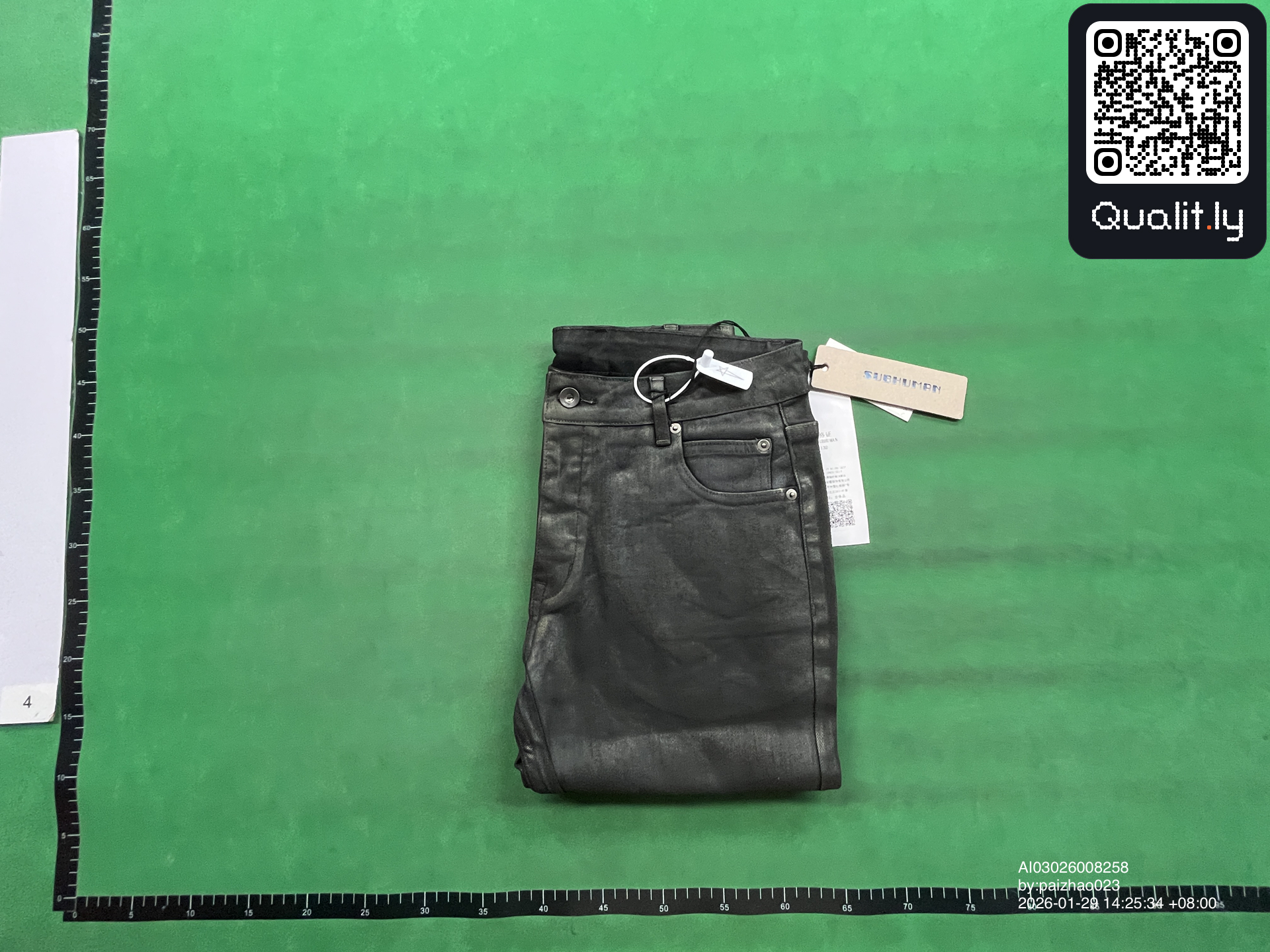 牛仔裤 QC 照片 1 / 4