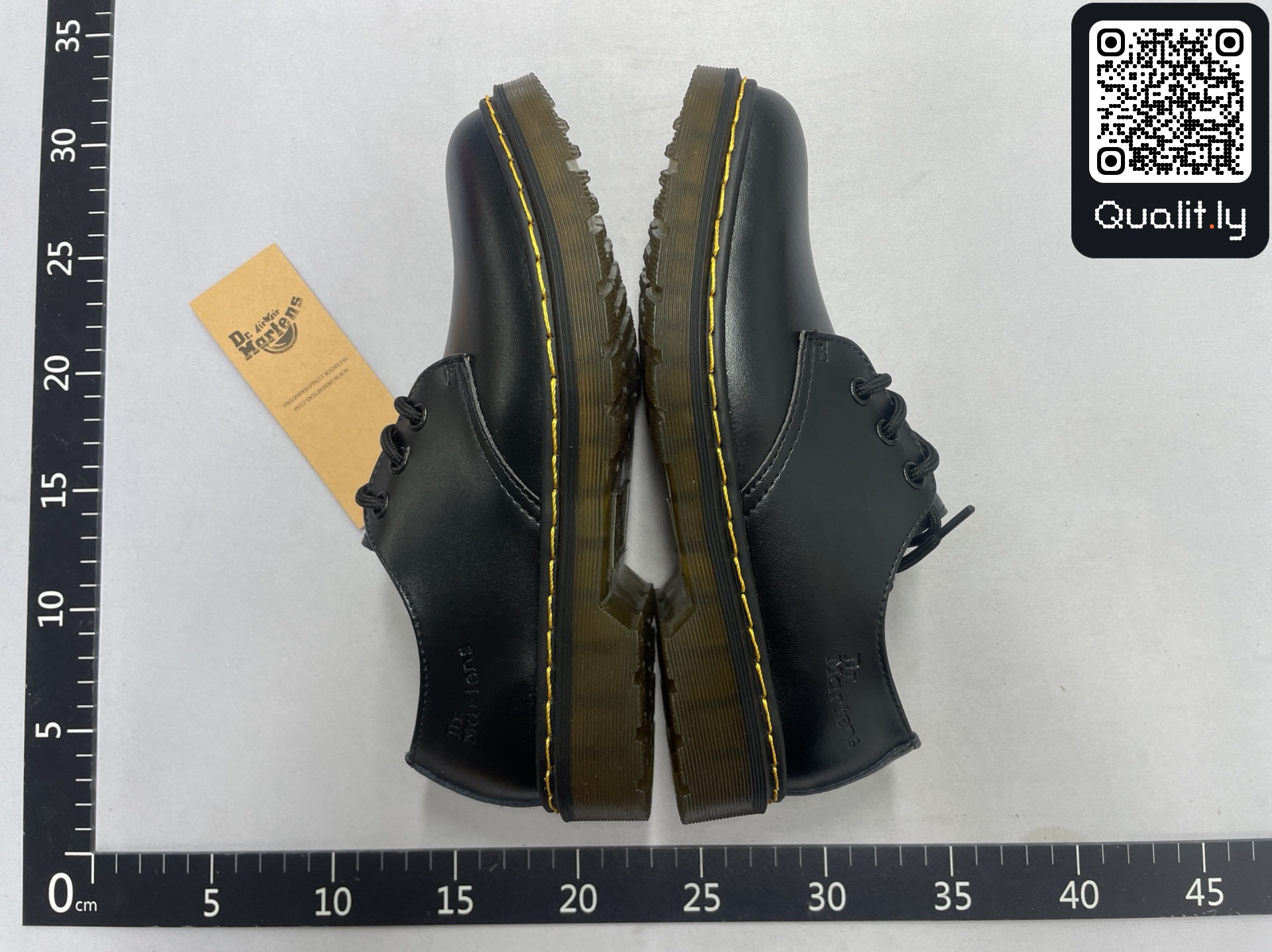Sneakers QC photo 3 of 21